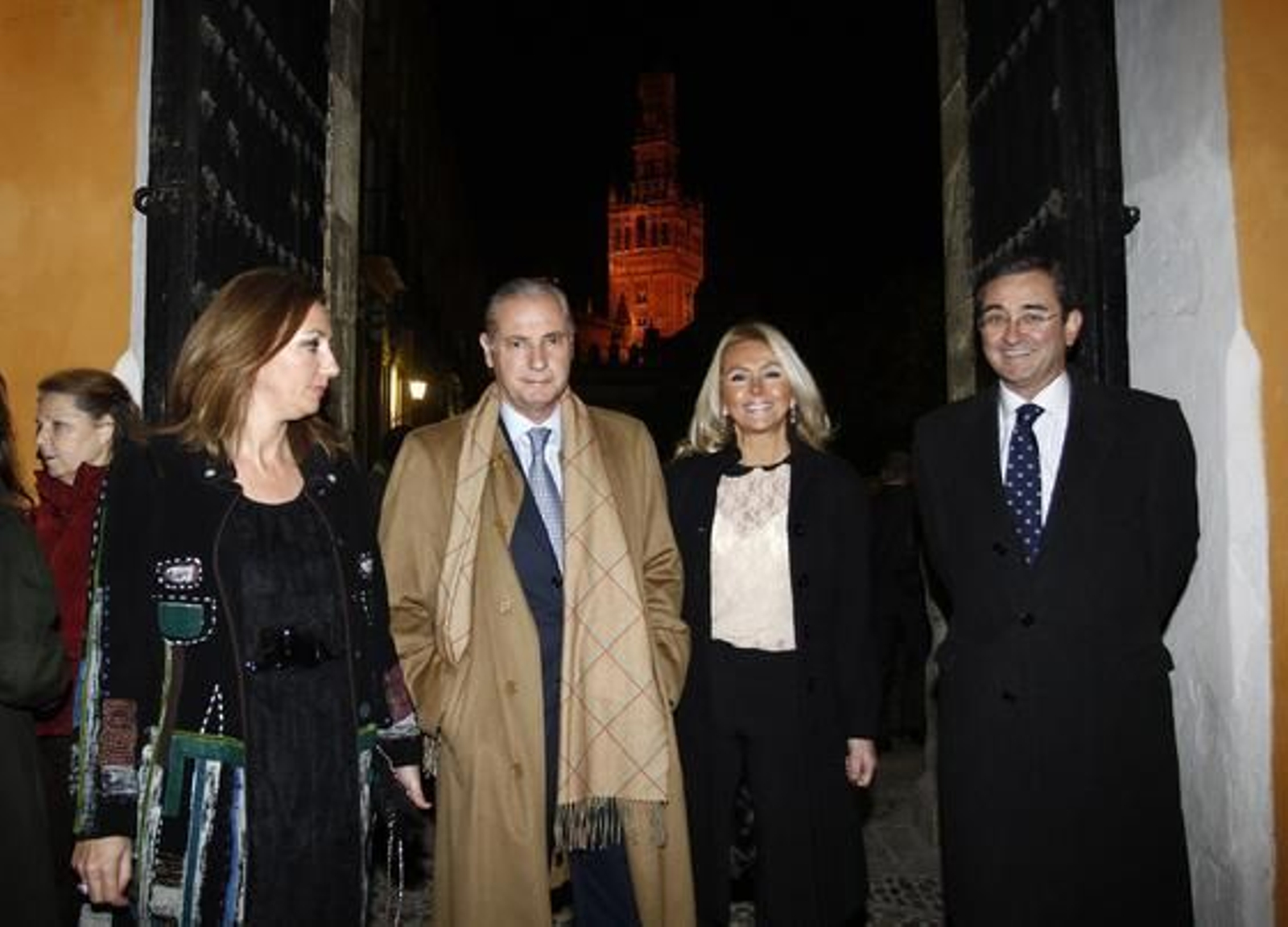 Esther Gordillo, Leonardo Rodríguez de la Borbolla, su mujer Fátima Ysern y Antonio Fraguero.

Foto: Antonio Pizarro / Juan Carlos Vázquez / Victoria Hidalgo / Manuel Gómez