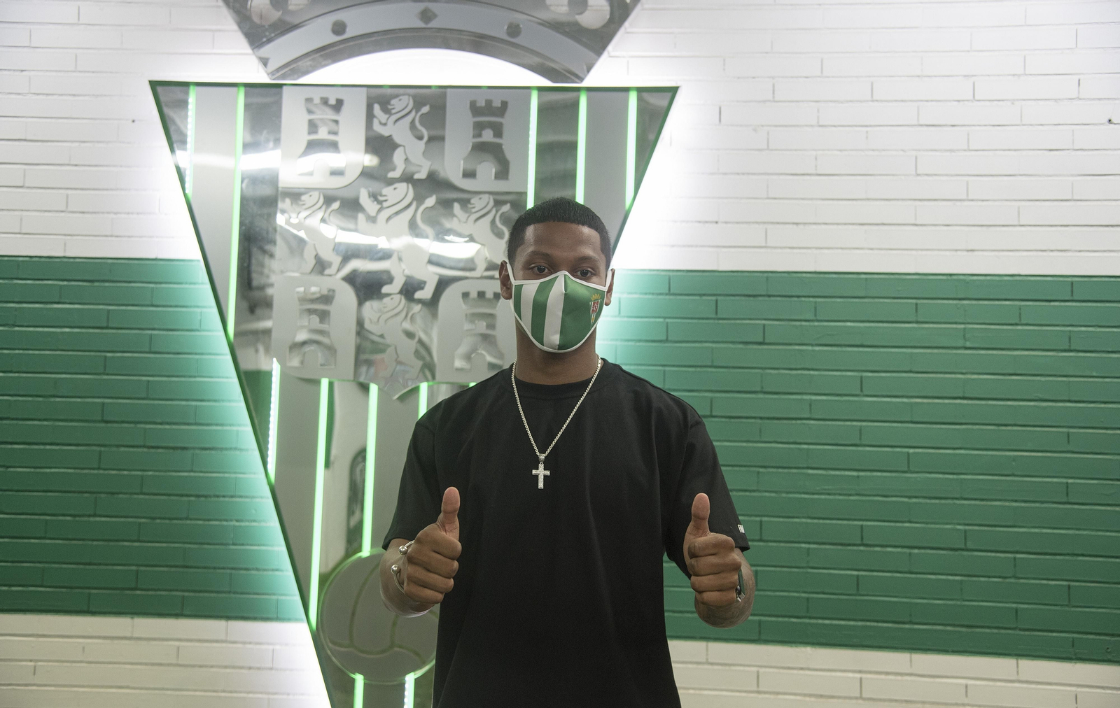 La fotos de la presentación de Darren Sidoel con el Córdoba CF