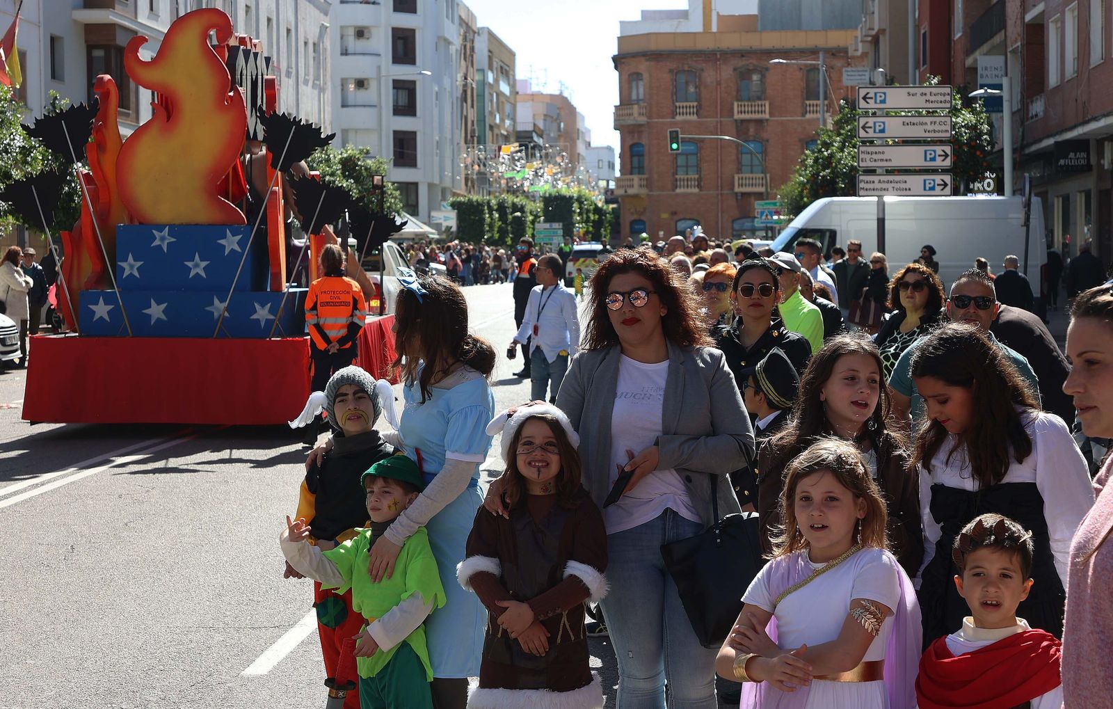La cabalgata de agrupaciones del Carnaval de Algeciras, en imágenes