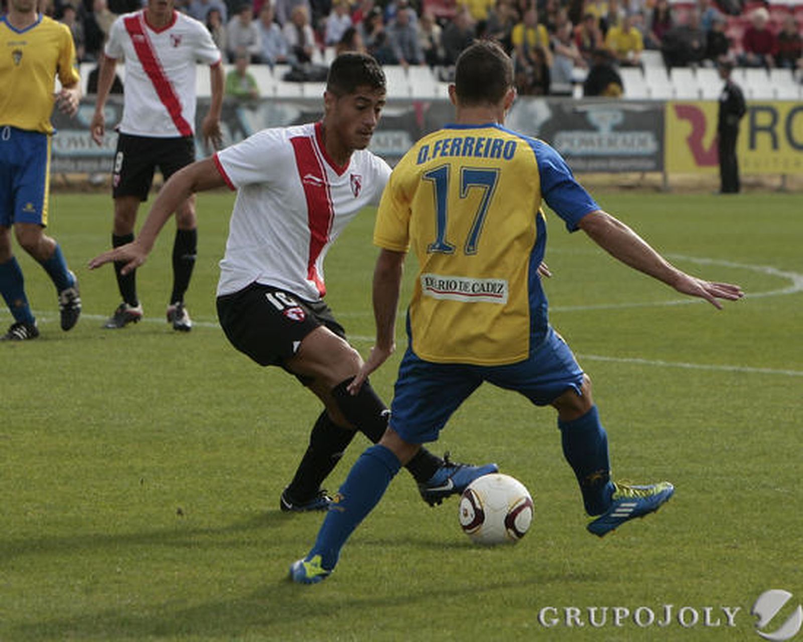 David Ferreiro, en labores defensivas. 

Foto: Jose Angel Garcia