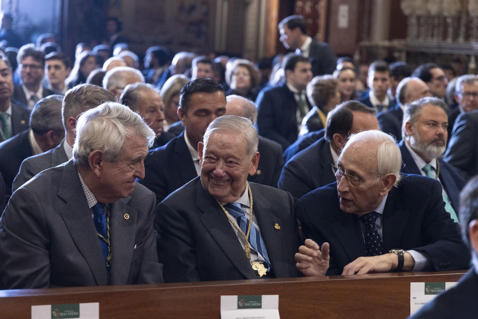 La entrega de la Rosa de Oro a la Virgen de la Macarena, todas las fotos