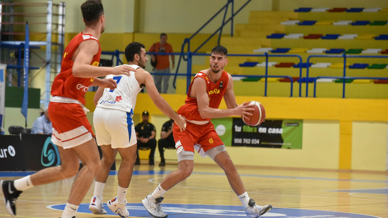 Las fotos de la primera jornada del Torneo Intenacional de Baloncesto U-20 de La Línea