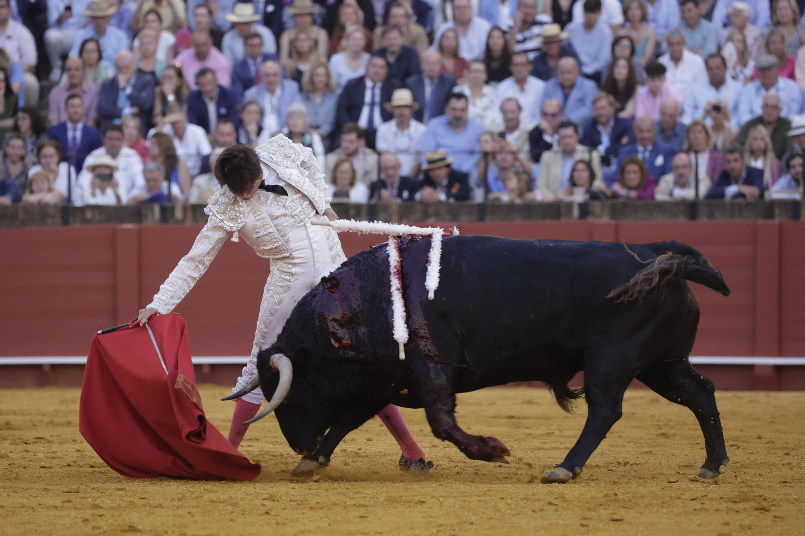 Las imágenes del la corrida del Domingo de Resurrección en la Maestranza de Sevilla