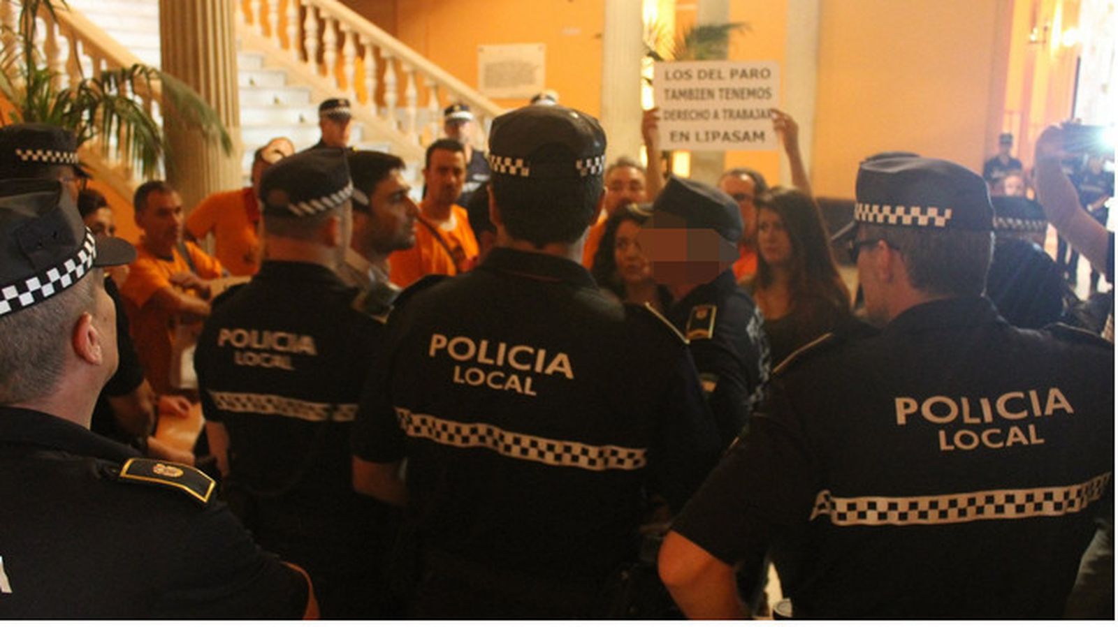 Un momento del desalojo.