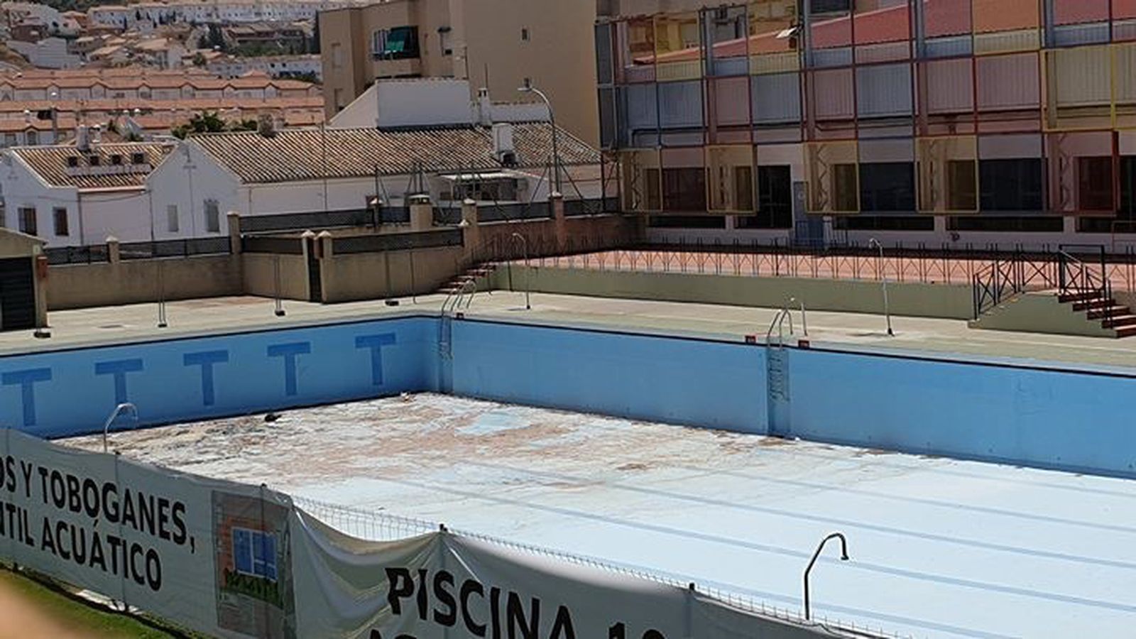 Piscina descubierta de Antequera