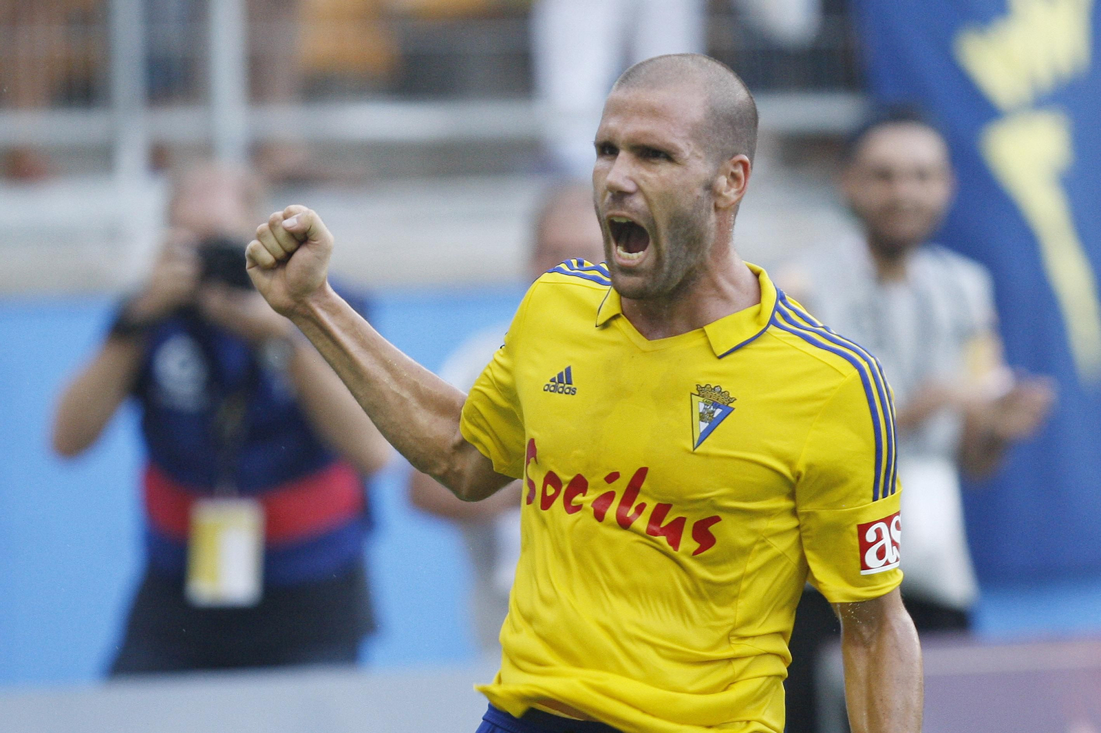 Ortuño celebra uno de sus muchos goles en el presente curso liguero.