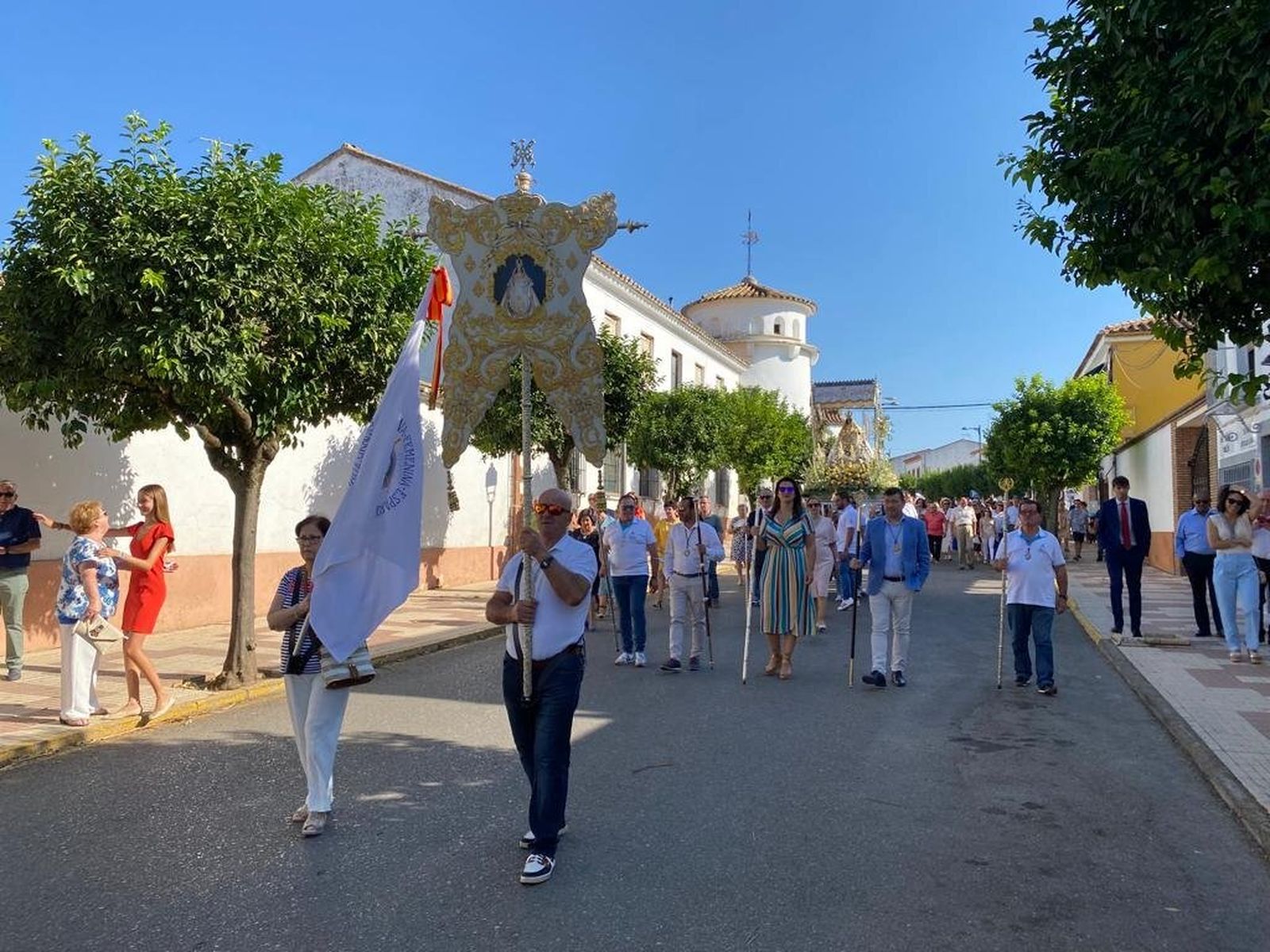Las fotografías de la procesión de la Virgen del Sol por las calles de Adamuz