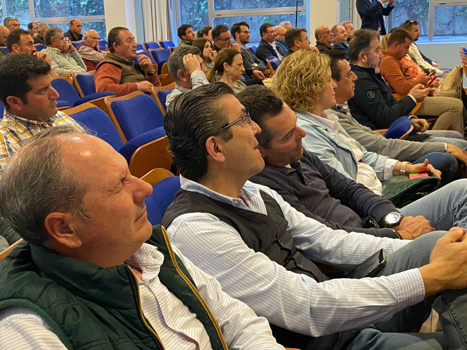 Las mejores fotografías del acto de presentación en Palos del libro de Cajamar sobre el futuro del regadío