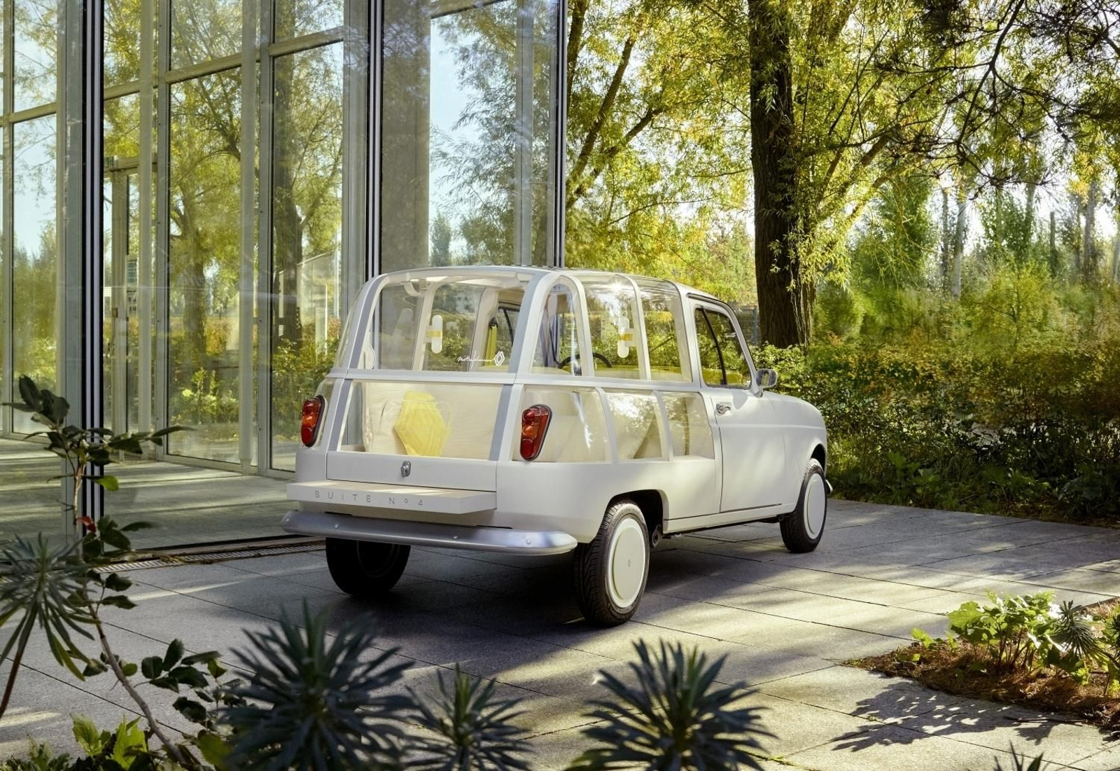 Renault celebra el cumpleaños del Renault 4 a la vez que prepara su relanzamiento