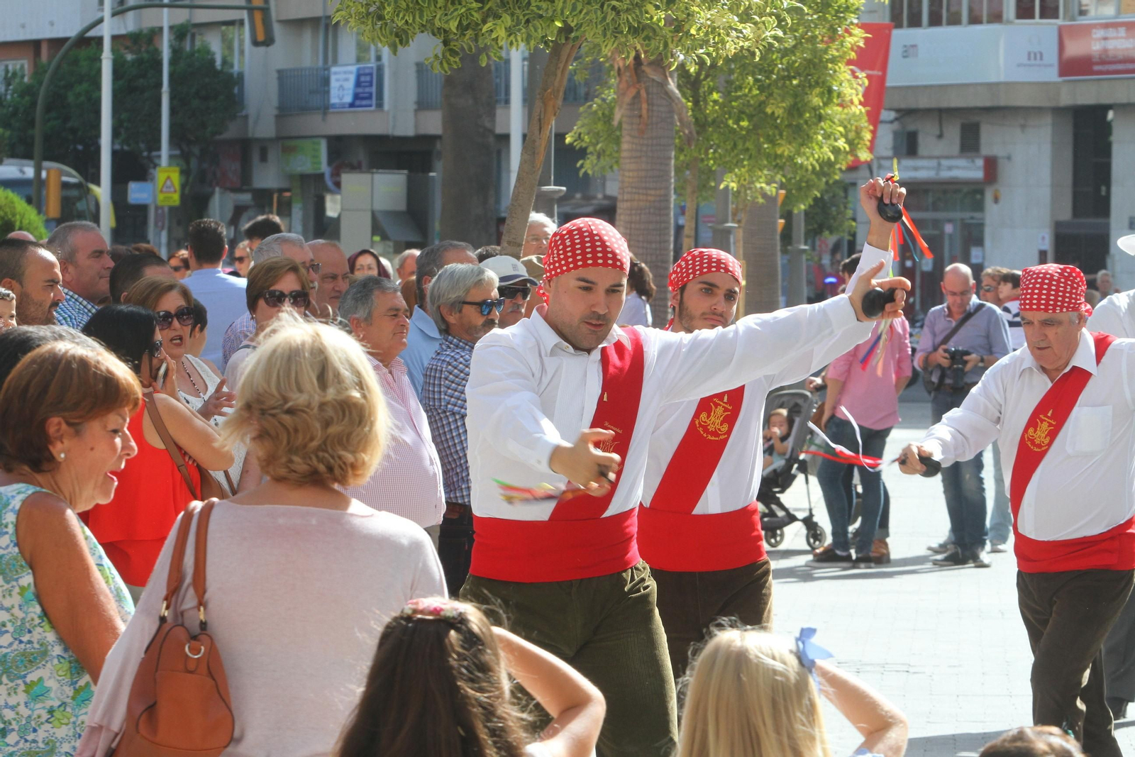 Imágenes del desfile Iberoamericano de bailes.