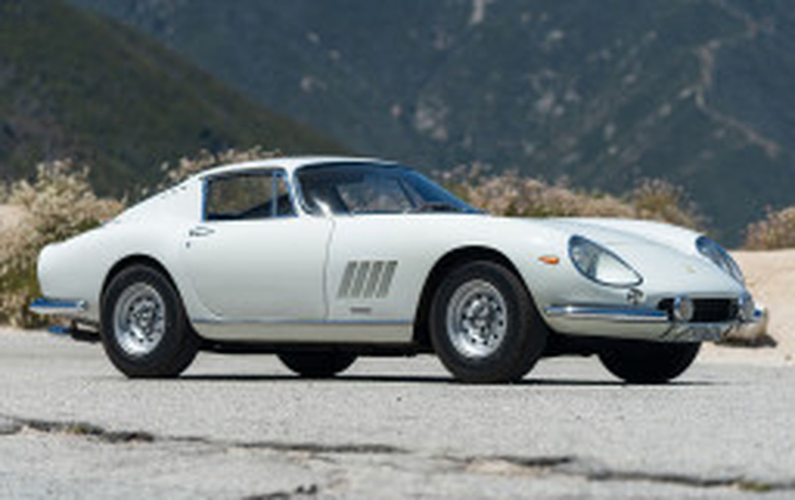 Nunca se pagó tanto en una subasta online como por este Ferrari 275 GTB.
