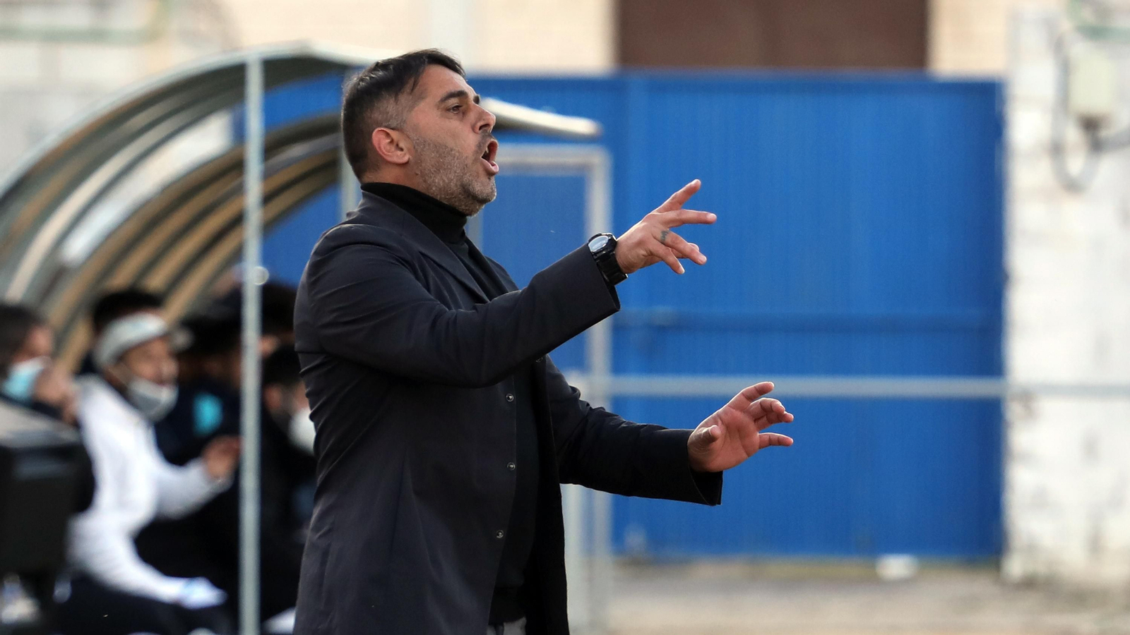 Fajardo sufrió en la banda del Pedro Garrido, pero también disfrutó con el juego de su equipo.