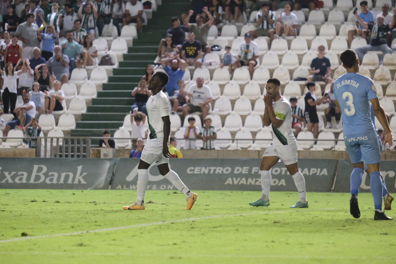La derrota del Córdoba CF ante el Ibiza en El Arcángel, en imágenes