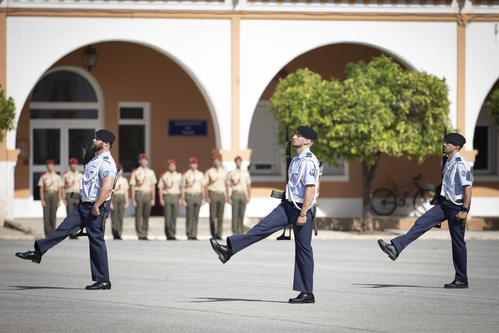 Así ha sido la toma de posesión como jefe de la Base Aérea de Armilla del coronel Miguel Durán Gálvez