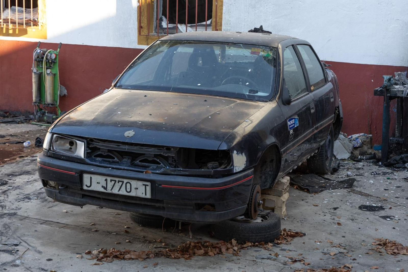 La SAFA  de Andújar arrasada por el fuego, en imágenes