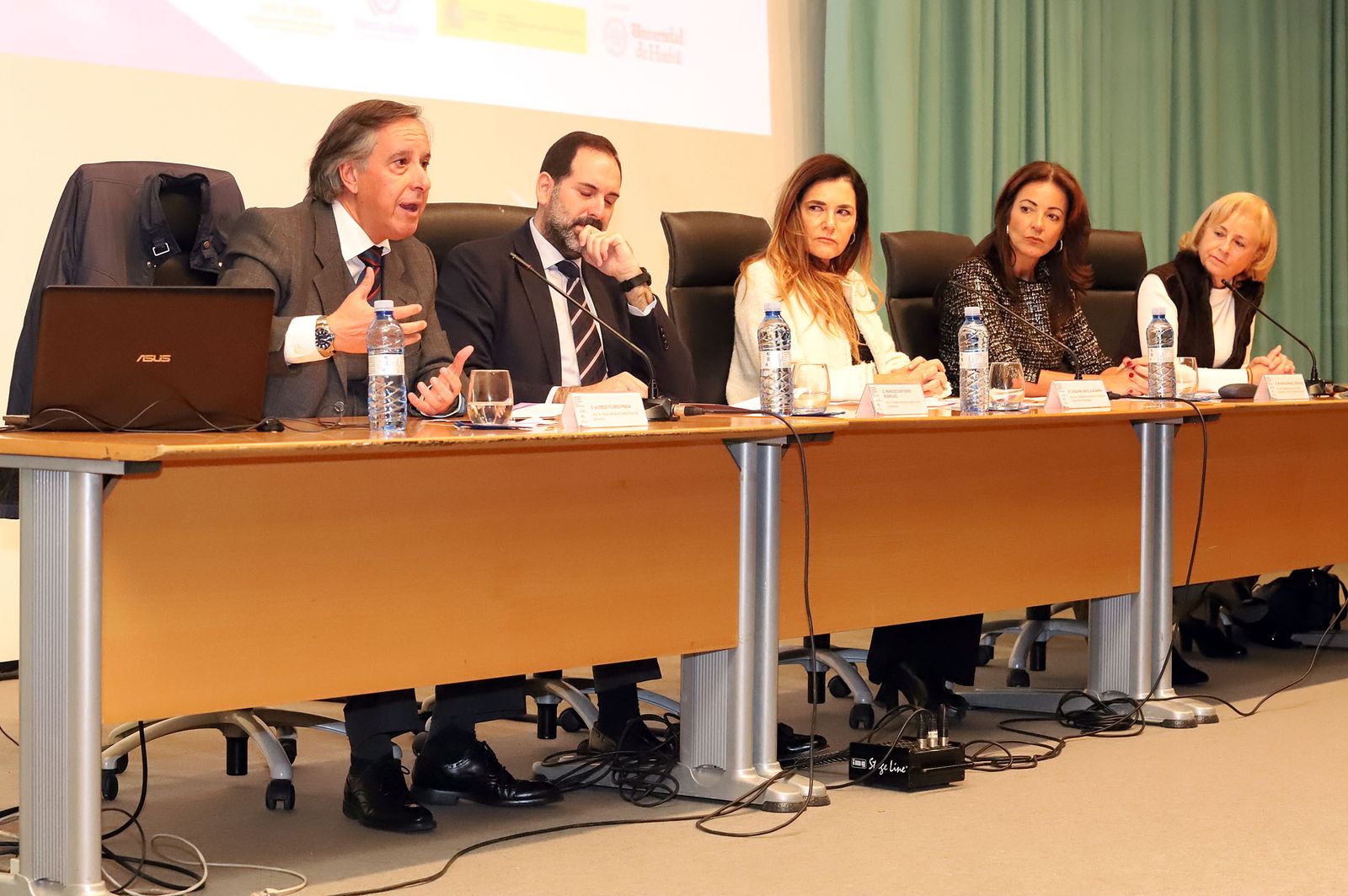 La mesa inaugural de las jornadas, con Flores, Ontiveros, Muriel y Marín.