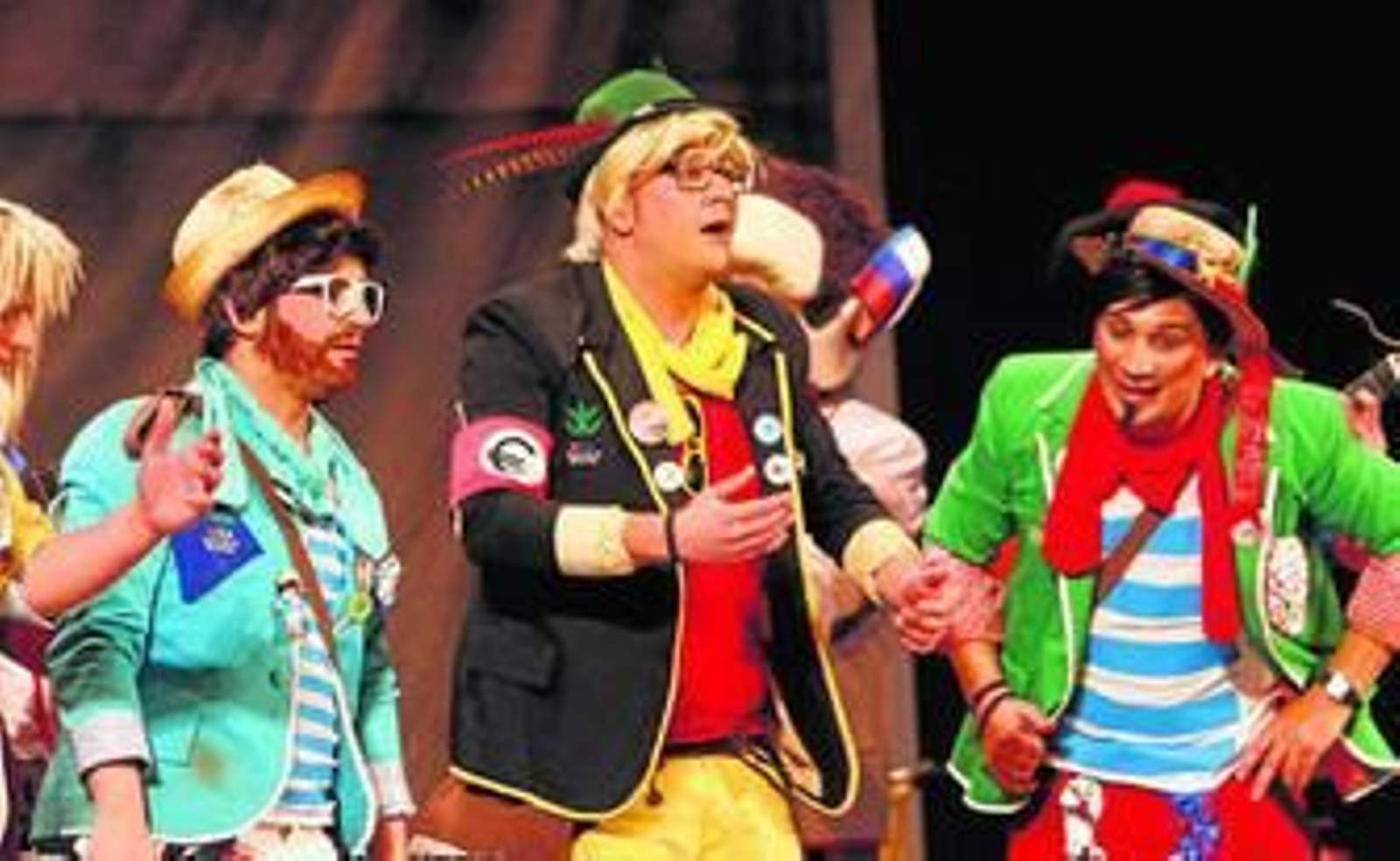 La chirigota 'Los Erasmus pocos y parió la abuela' en un momento de su actuación en la final de este año.