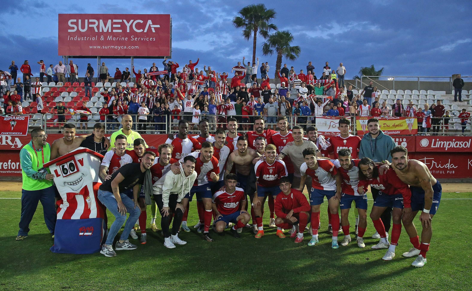 La celebración por la permanencia del Algeciras CF en imágenes
