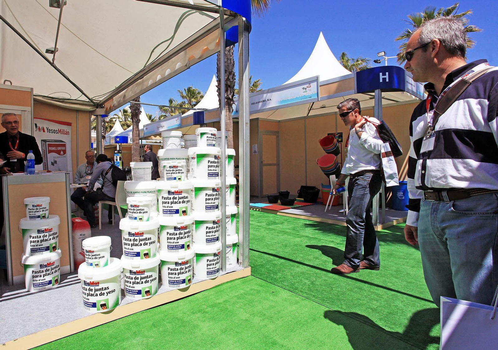 Uno de los expositores de una feria del bricolaje BigMat celebrada en Málaga.