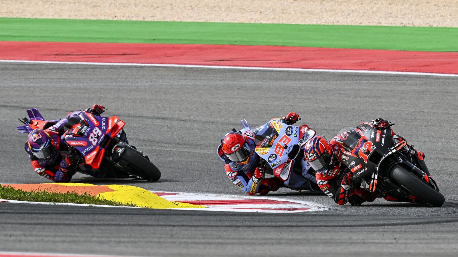 Viñales, Marc Márquez y Jorge Martín: en MotoGP se habla español.