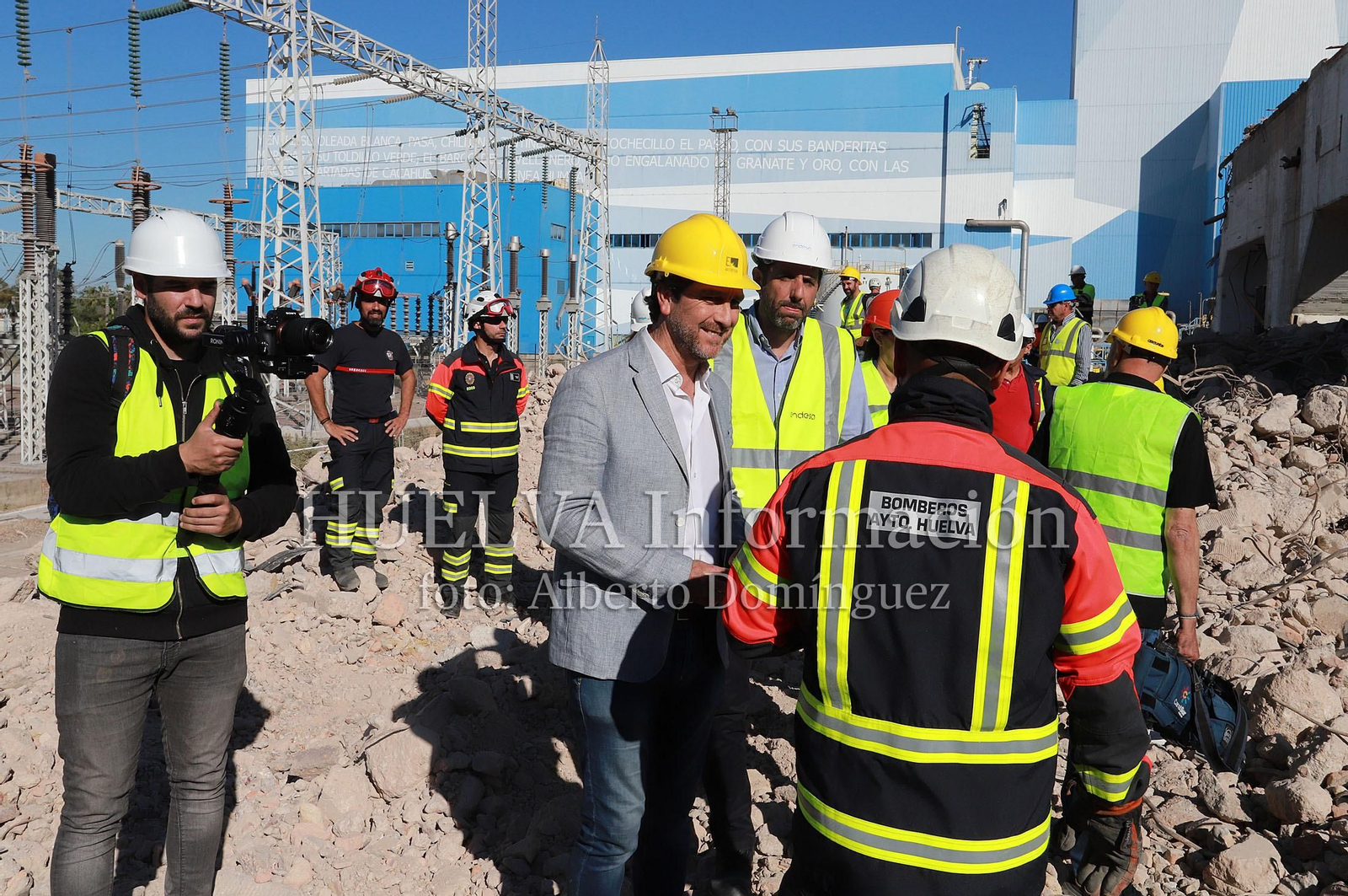 Imágenes del simulacro de los Bomberos de Huelva con la Unidad Canina