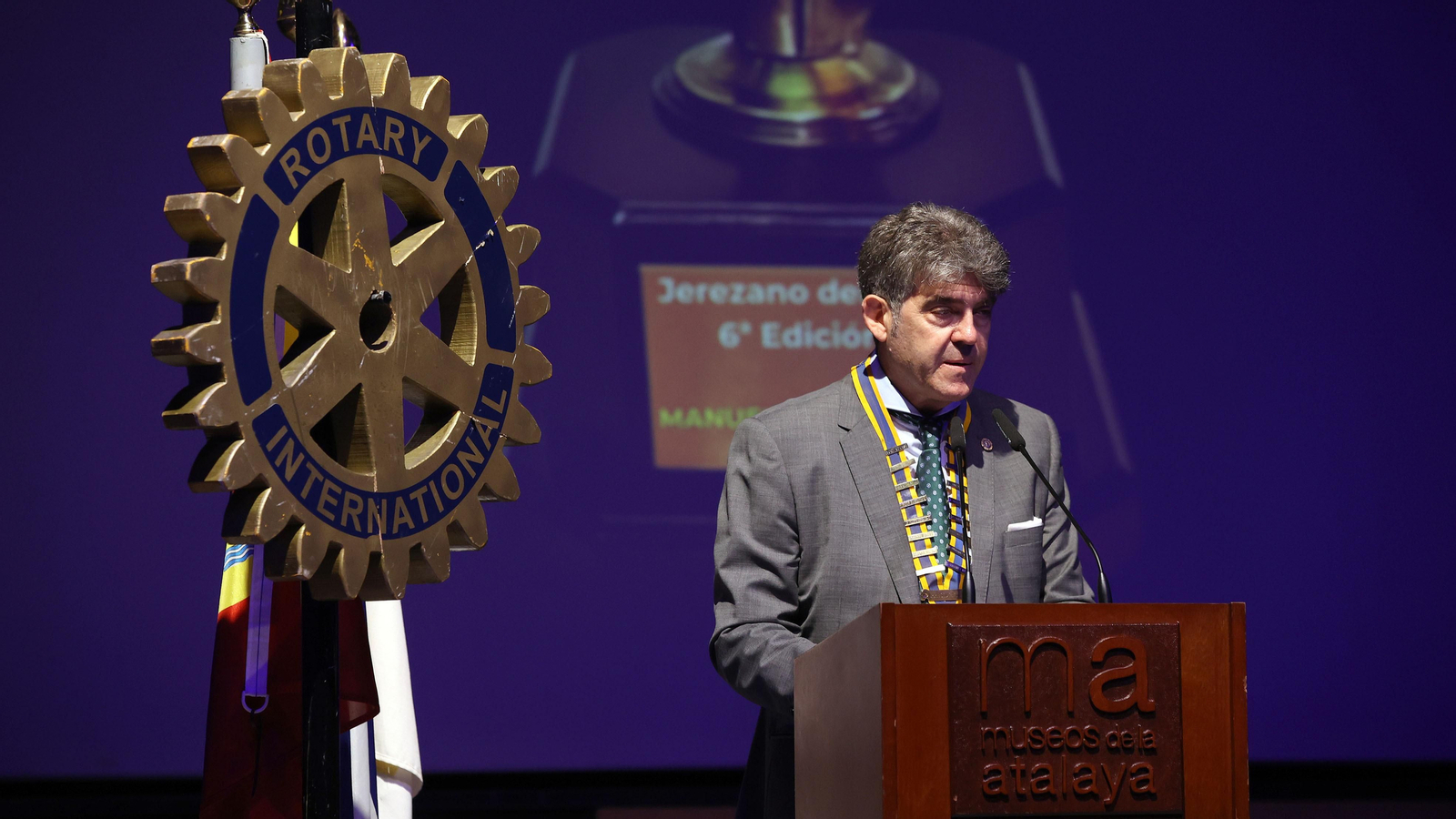 Manuel Alejandro recibe el premio Jerezano del Año del Rotary Club Jerez