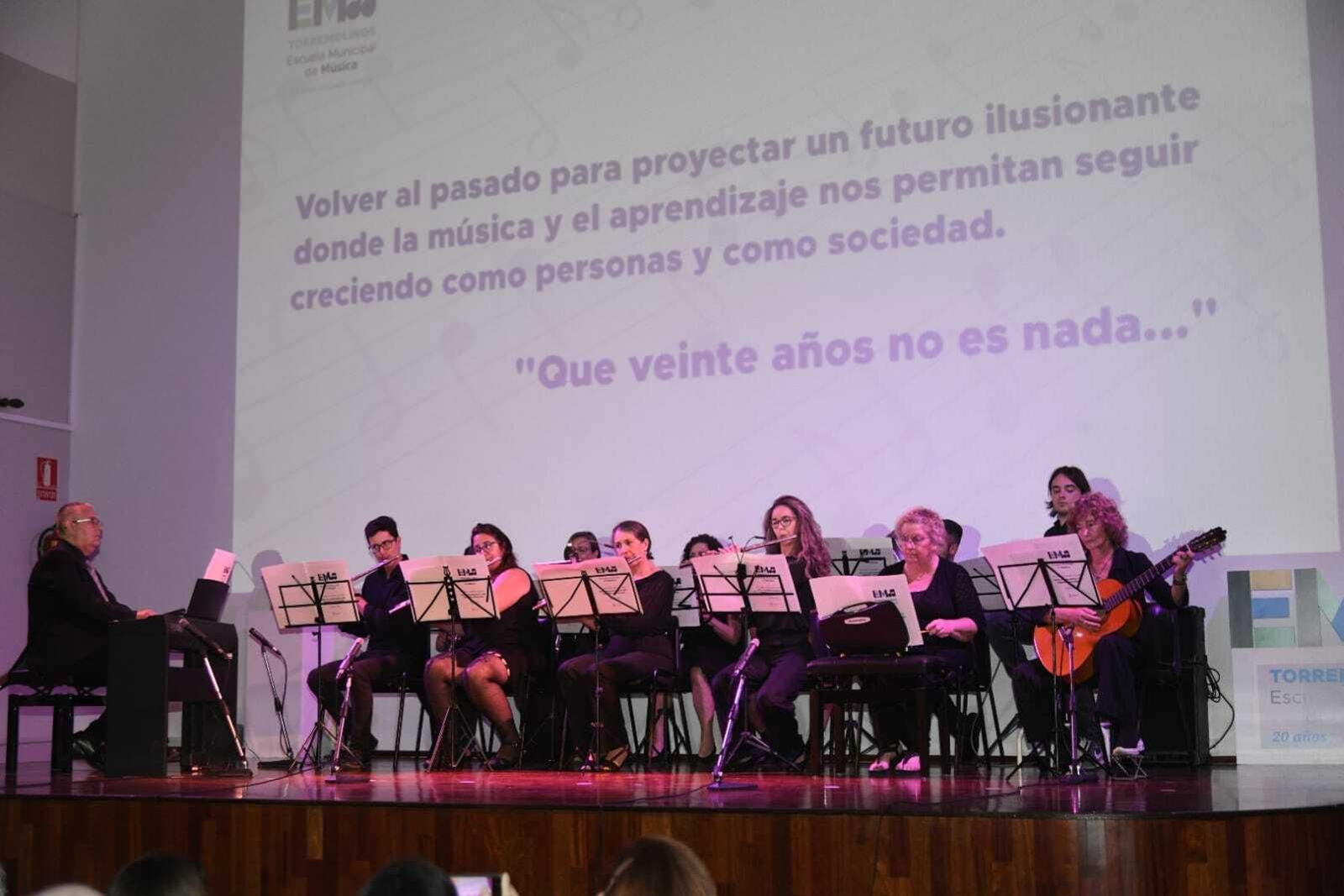 El acto de aniversario de la Escuela municipal de música.