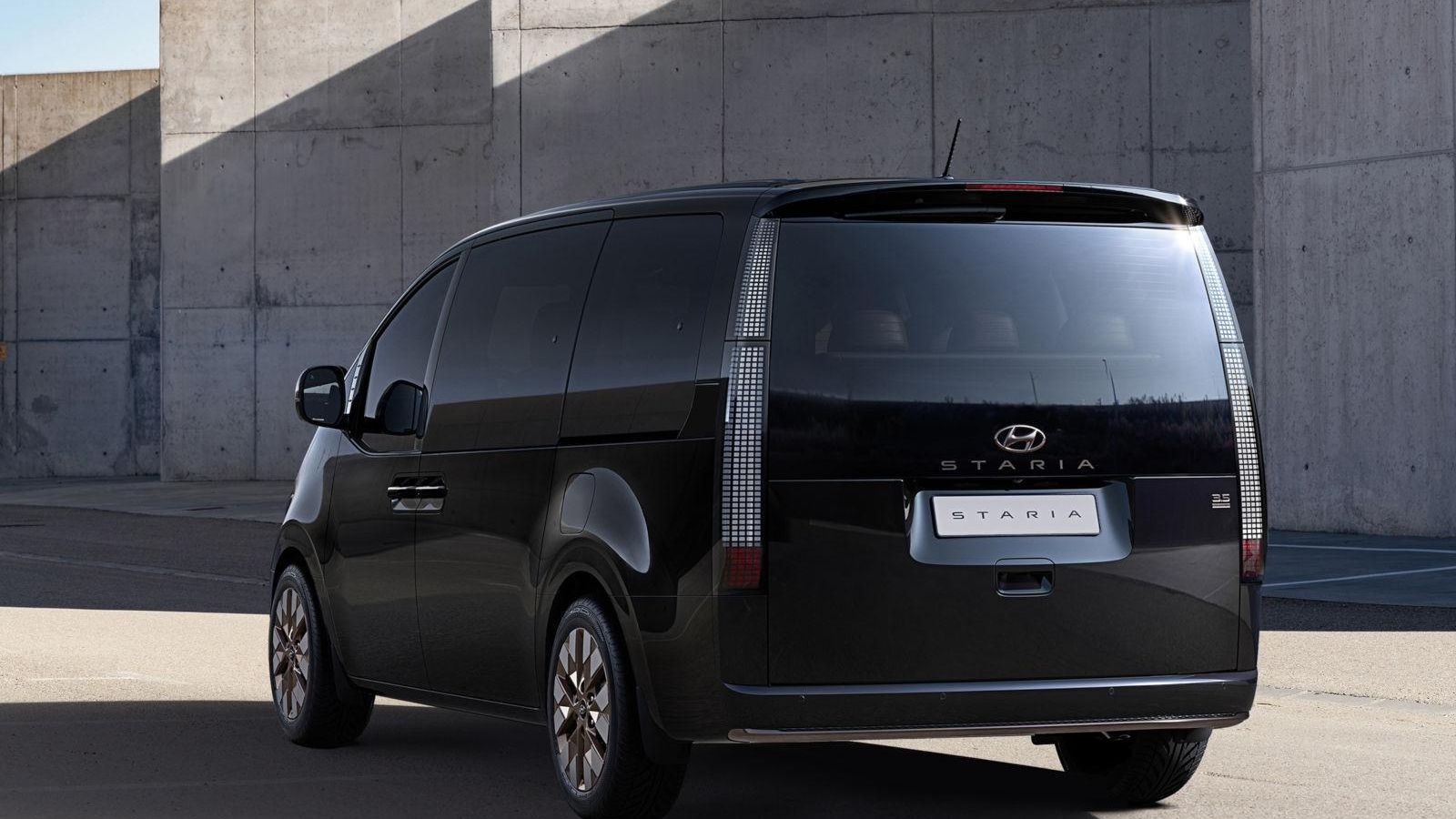 El Staría será el sustituto del Starex, un modelo muy popular en algunos países asiáticos y que aquí fue vendido con la denominación H-1. Podría medir algo más de 5 metros de largo.