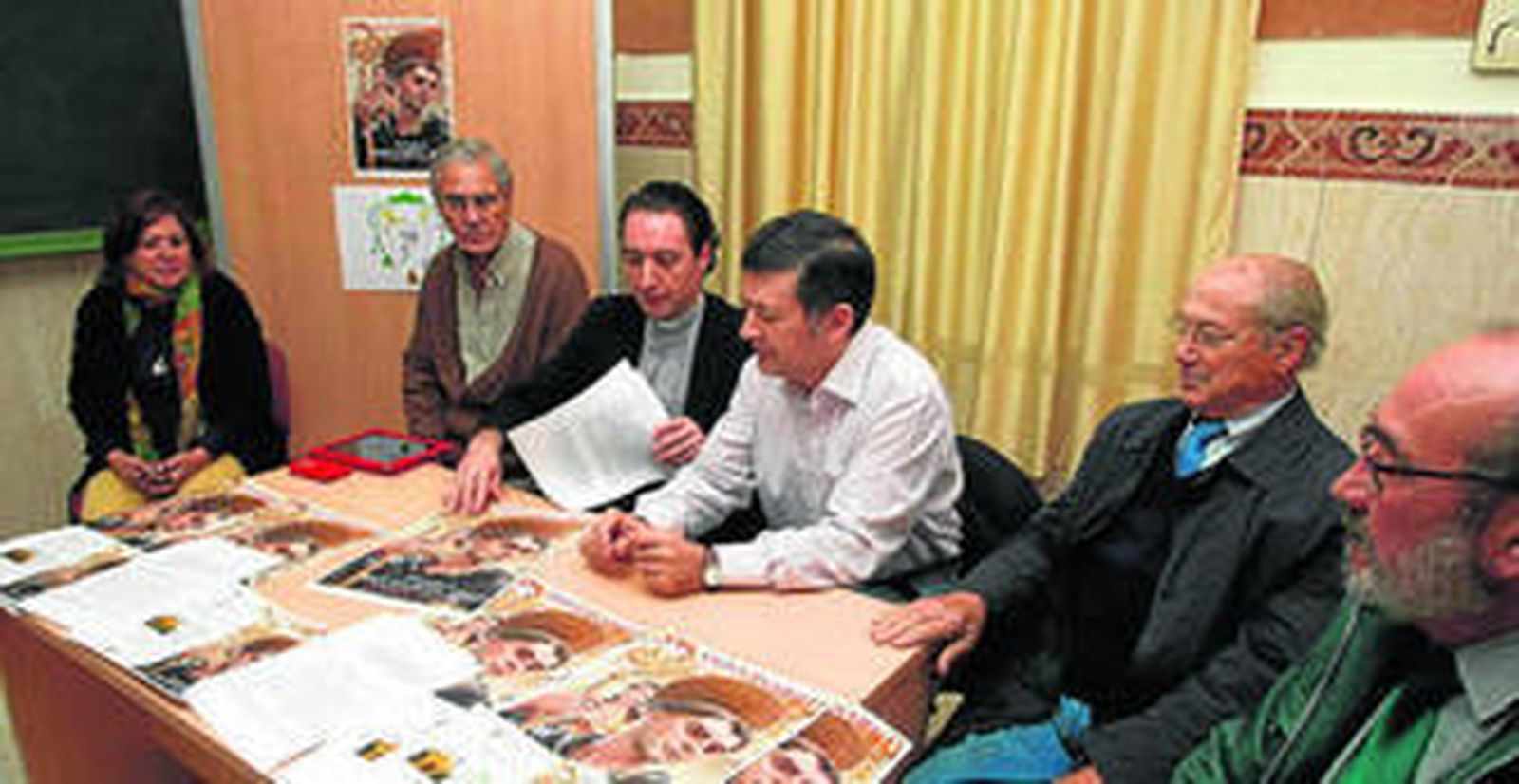 Imagen de la rueda de prensa celebra ayer en la parroquia de San García.