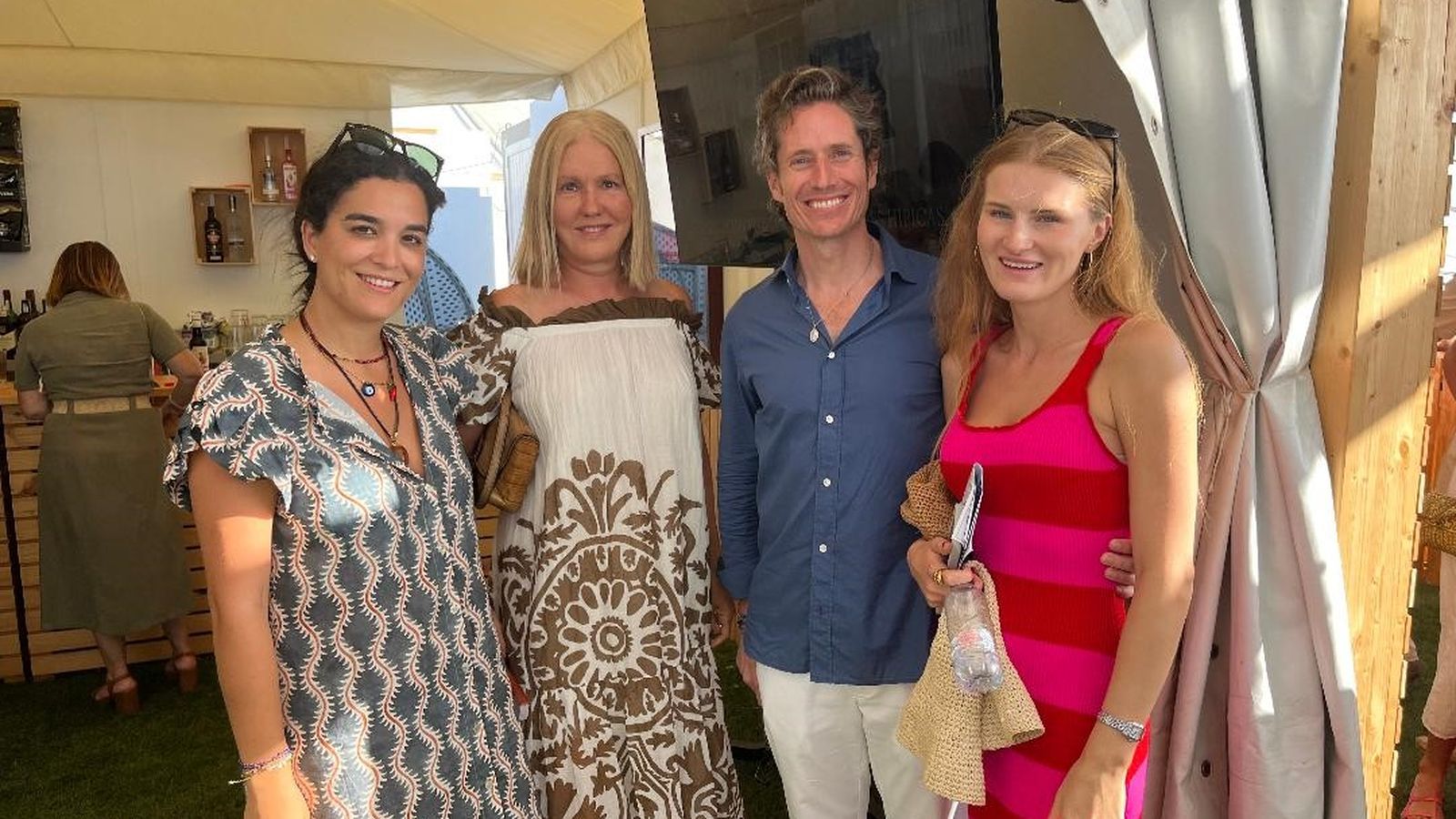 Bárbara Mitjans, duquesa de Medina Sidonia, Pepe Márquez y Anya Shagren.