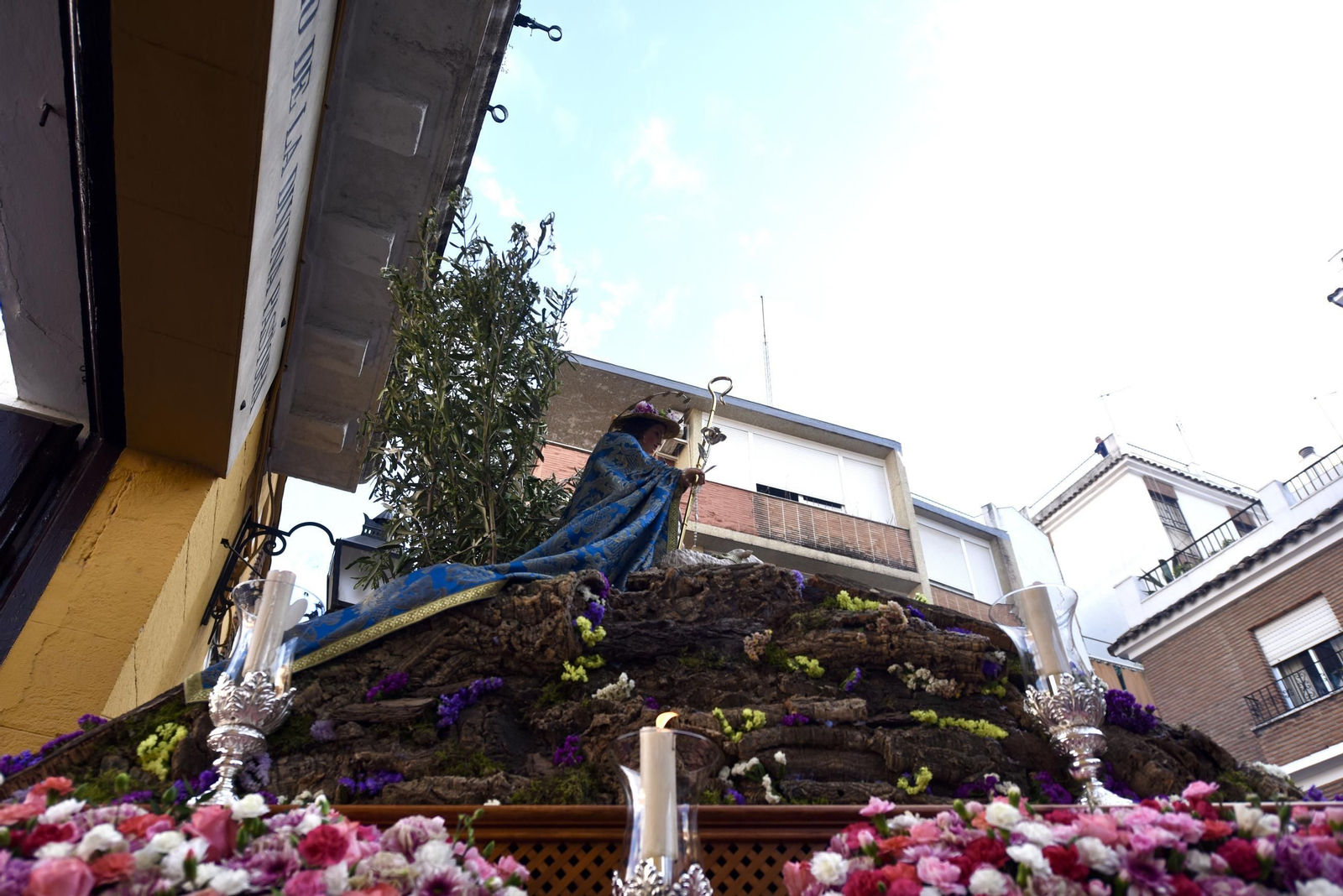La procesión del colegio Divina Pastora de Córdoba con su Virgen, en imágenes