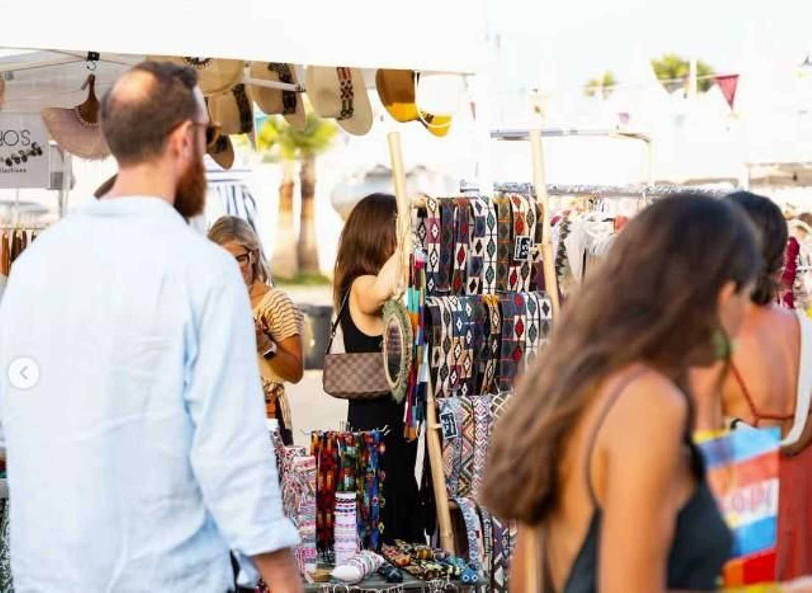 Mercadillo con Encanto en Costa Ballena de la pasada edición. Rota.