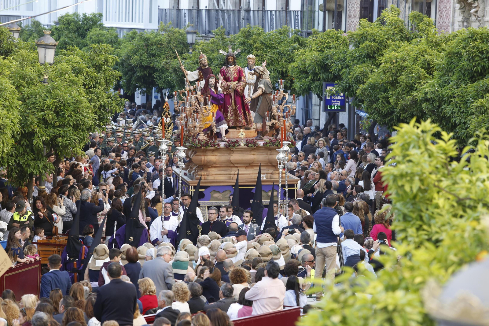 La entrada de la hermandad de Pasión a la carrera oficial el Domingo de Ramos, fue uno de los momentos más intensos de la Semana Santa pasada. La entrada de la hermandad de Pasión a la carrera oficial el Domingo de Ramos, fue uno de los momentos más intensos de la Semana Santa pasada.
