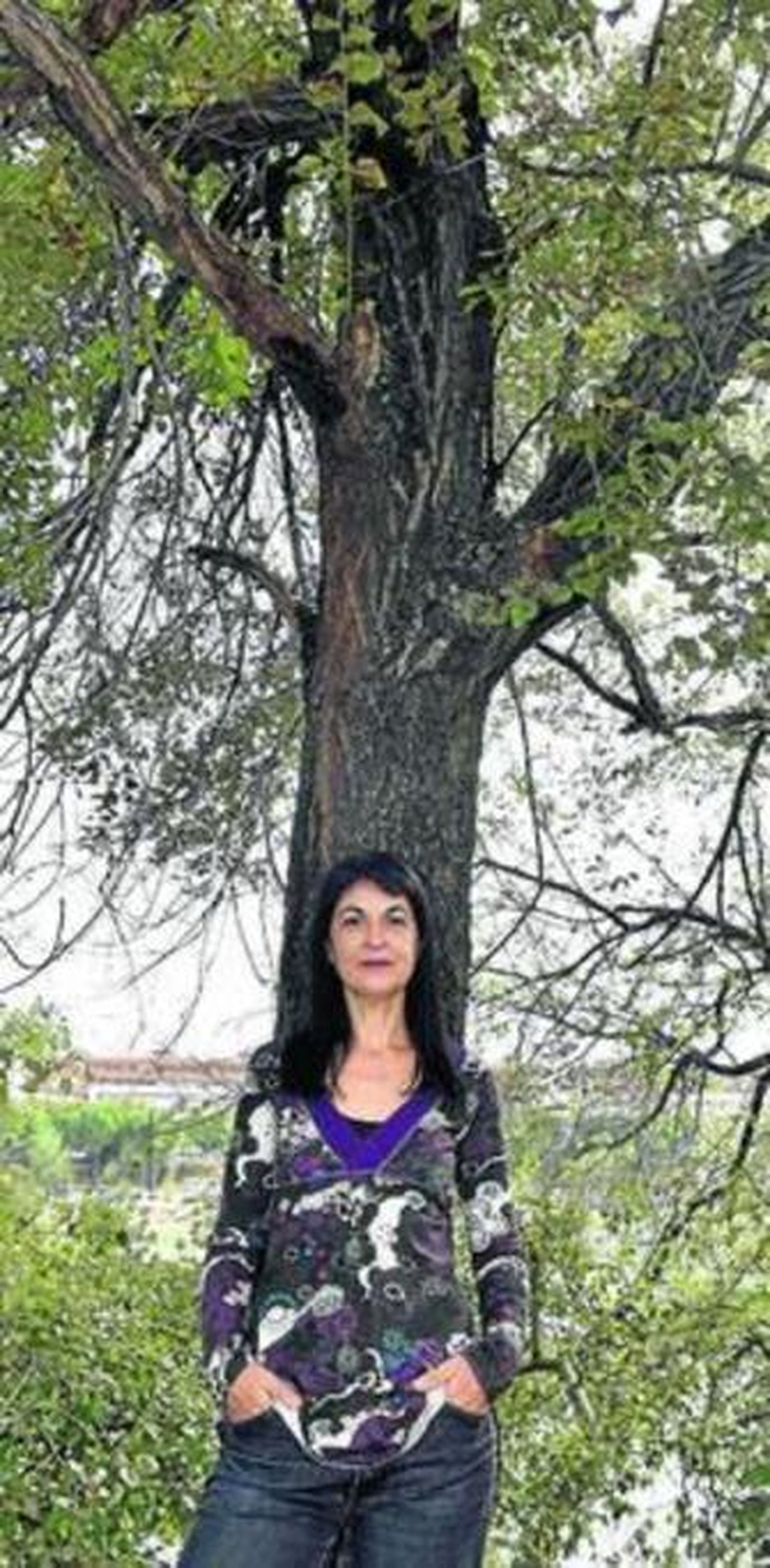 Manuela Nogales, ayer en las inmediaciones del Teatro Central.