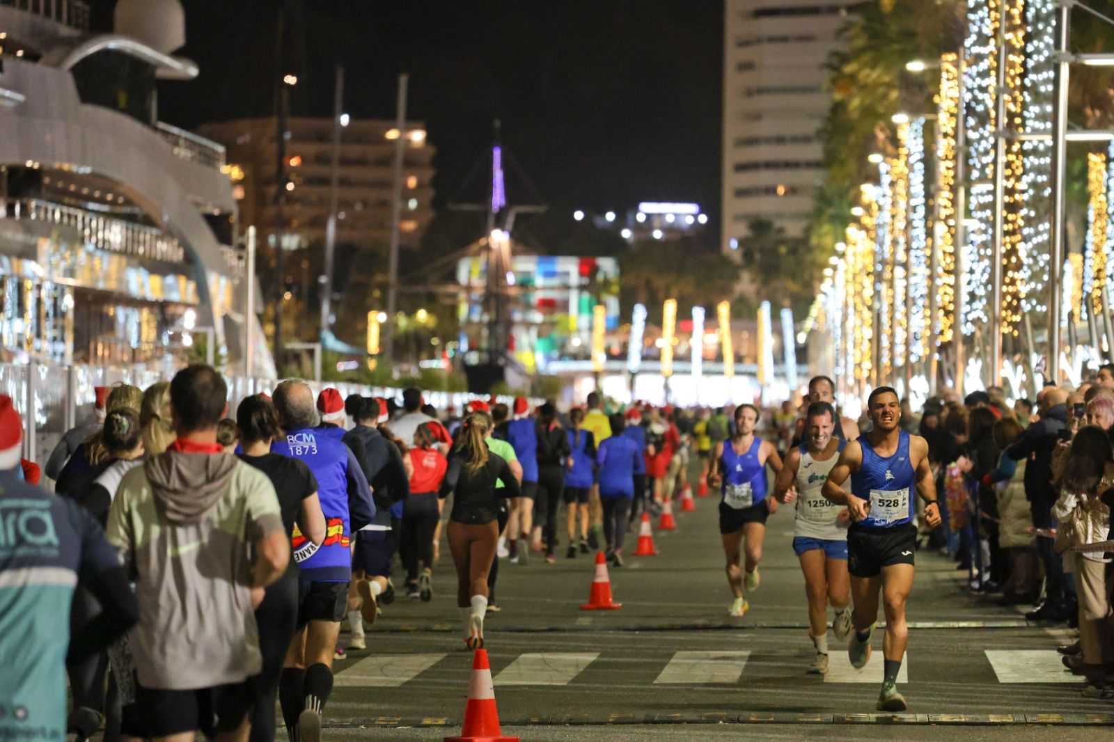 Las fotos de la San Silvestre del Real Club Mediterráneo en Málaga