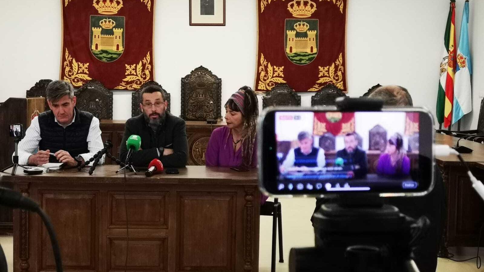 Sebastián Hidalgo, Juan Franco y Raquel Ñeco, durante la rueda de prensa de este lunes.
