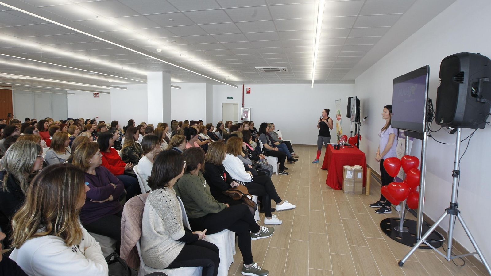 Charla de ‘Mamifit’, firma especializada en gimnasia para mujeres durante y después del embarazo. Charla de ‘Mamifit’, firma especializada en gimnasia para mujeres durante y después del embarazo.