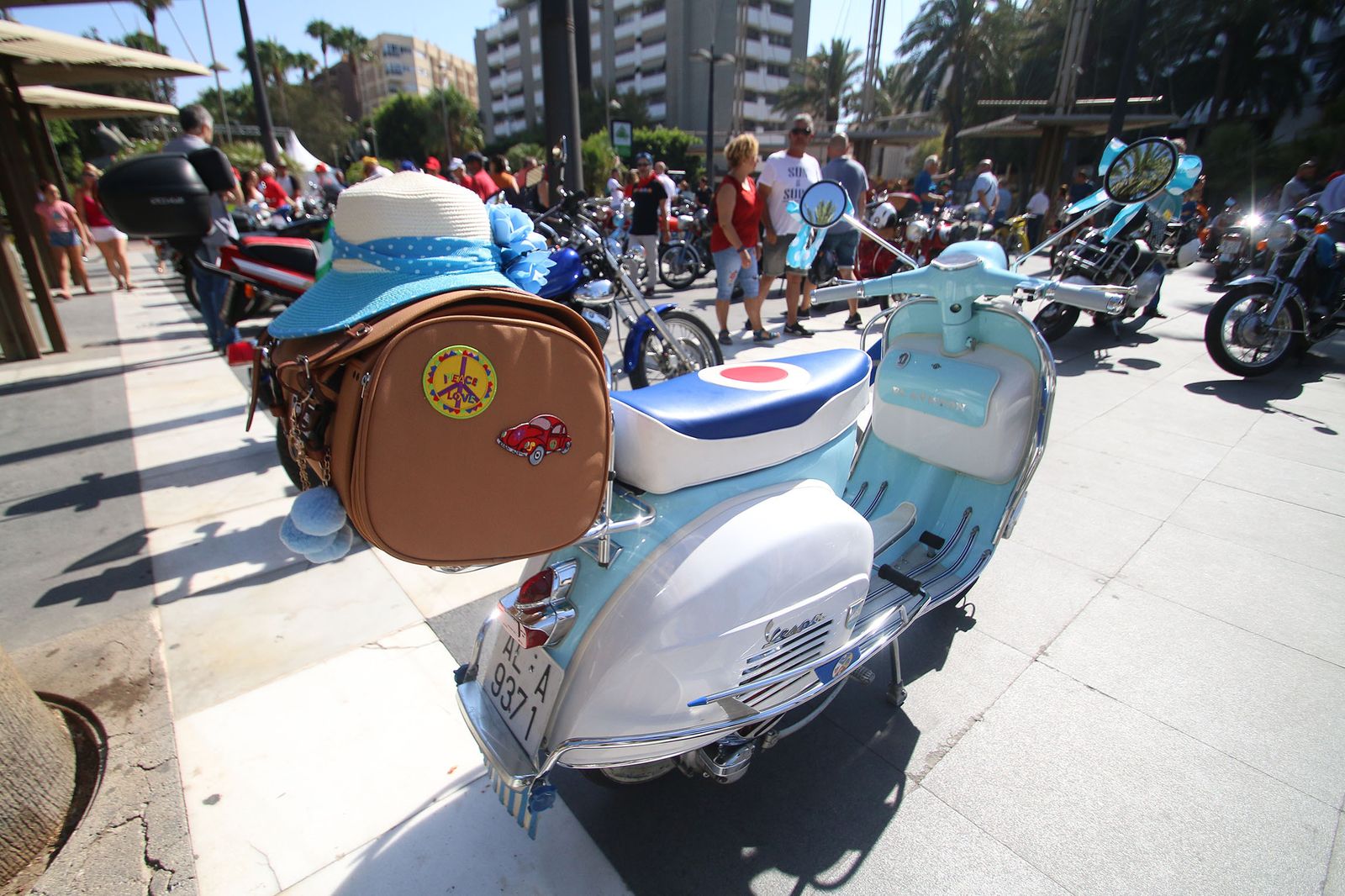 Fotogalería de la exhibición de motos antiguas. Feria Almería 2019