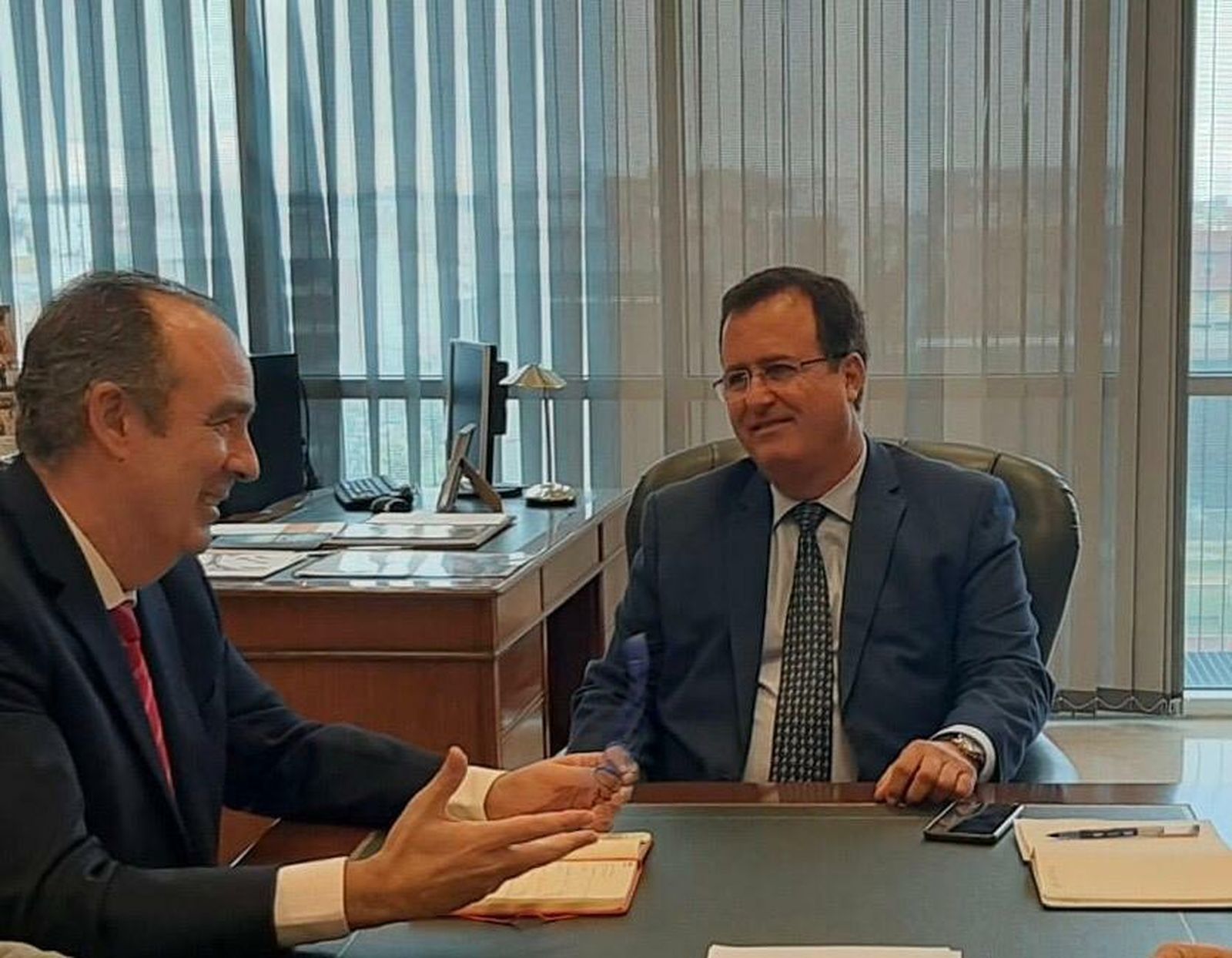 Jaime Bretón y Juan Carlos Cabrera, durante el encuentro de este jueves.