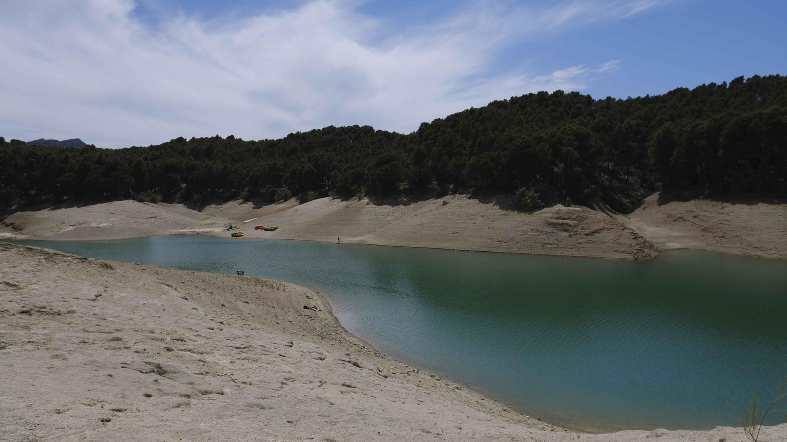Una de las zonas habilitadas para el baño en el pantano.
