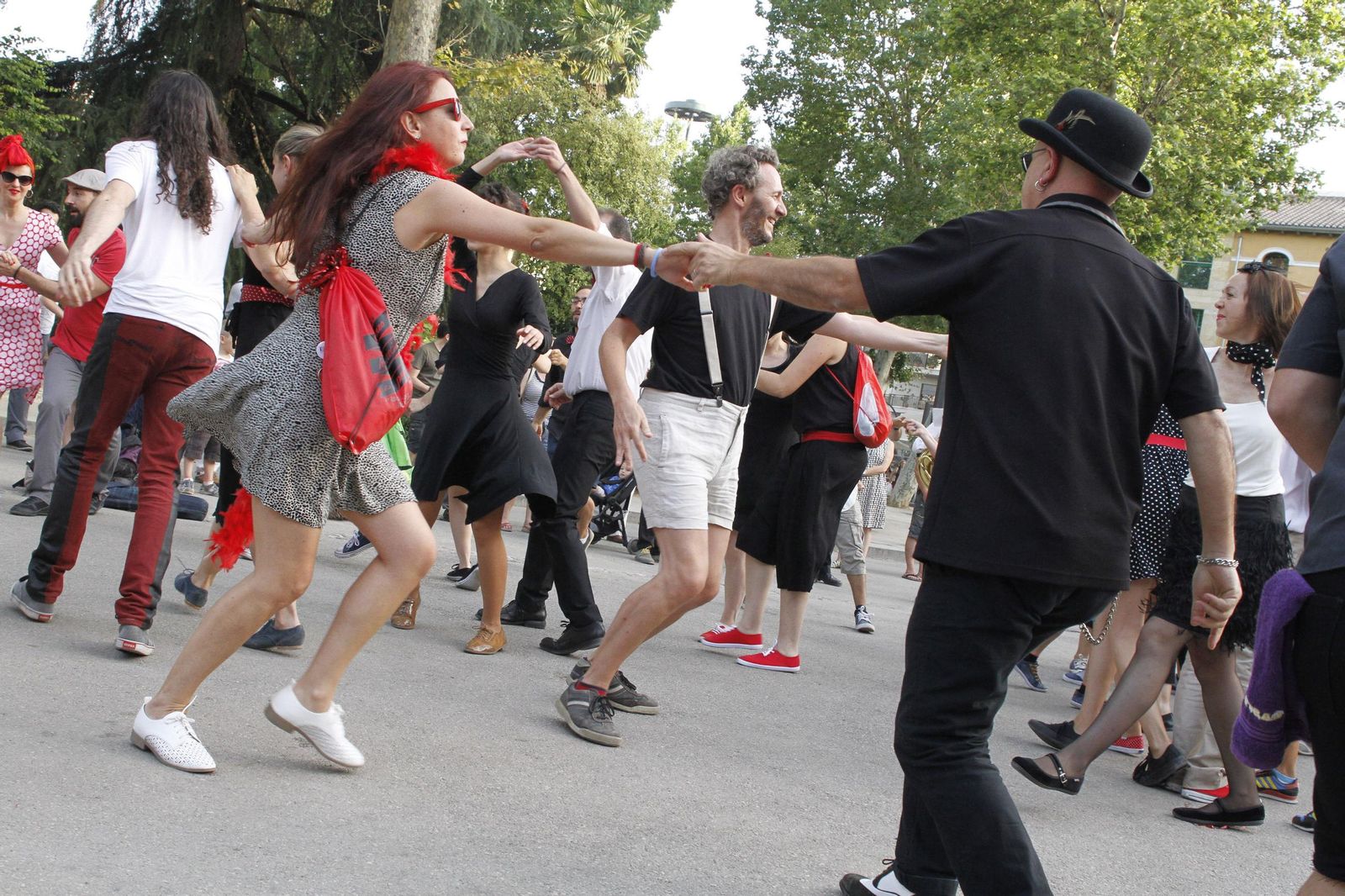 Imagen de archivo de un pareja bailando swing.