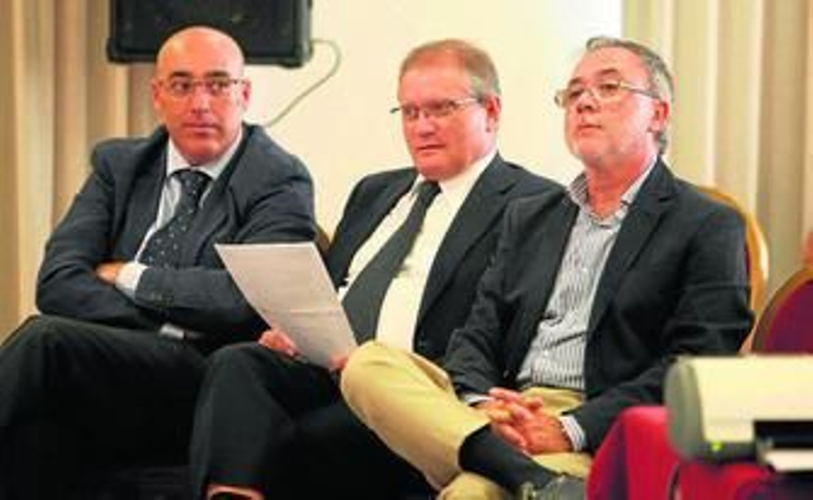 Pascual Valiente (i), Pedro Pablo Cañadas (c) y José Luis Molina, los tres administradores concursales.