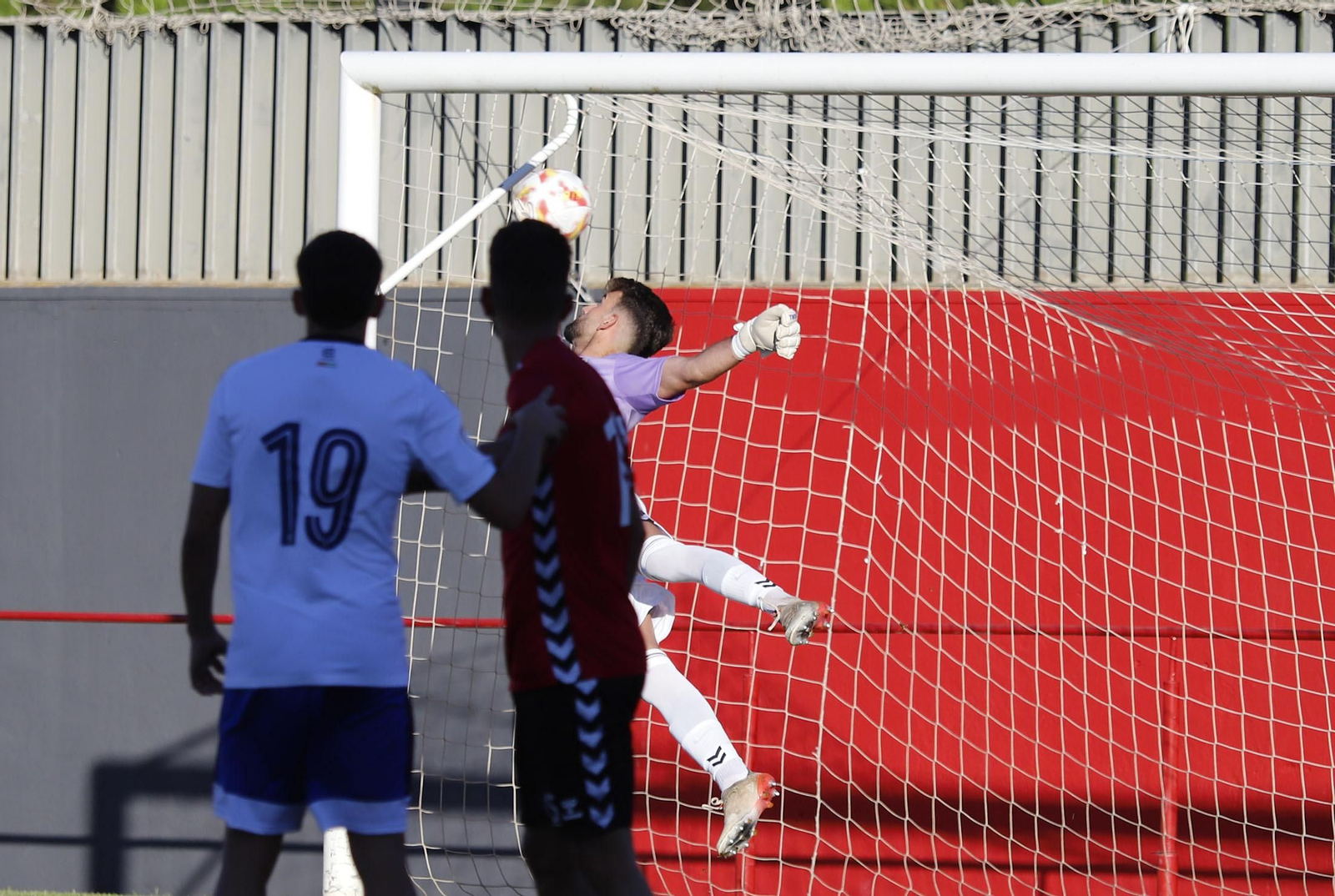 Imágenes del partido entre el Cartaya y el Recreativo de Huelva