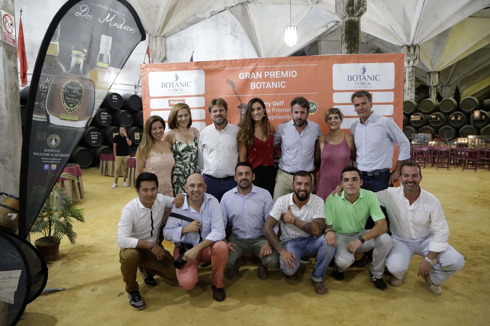 Organizadores, patrocinadores y jugadores, durante la presentación del Gran Premio Botanic en la Bodega Williams & Humbert.