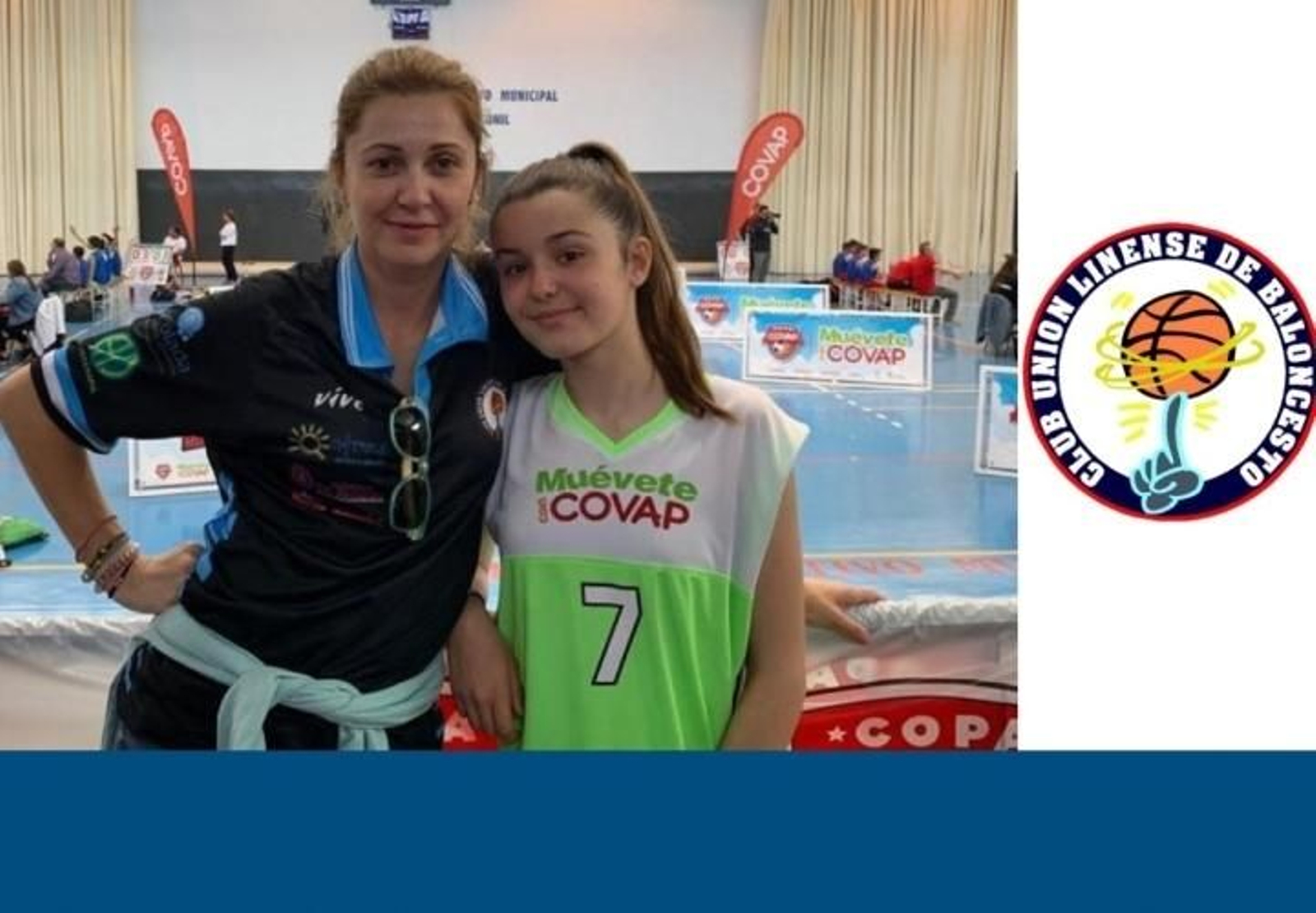 Virginia Rodríguez, junto a una de sus jugadoras, en una imagen de archivo