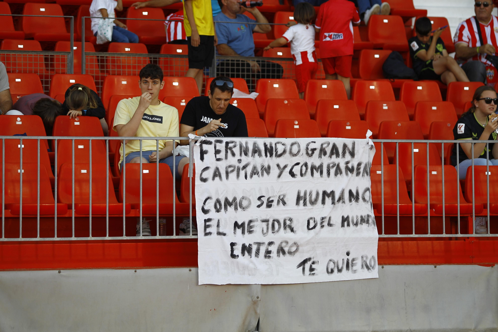 Imágenes de la gran victoria del Almería ante el Cádiz por 6 a 1