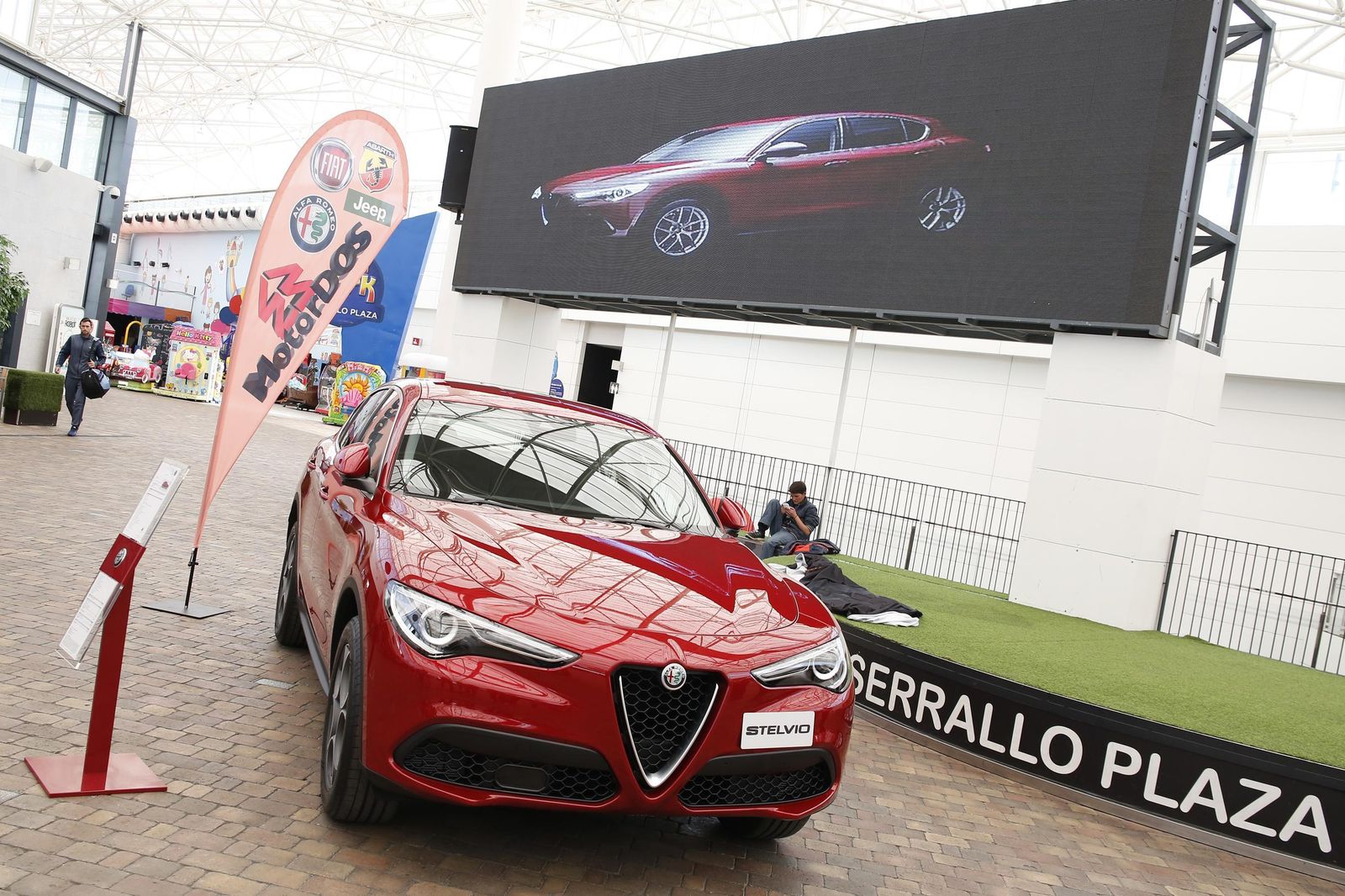 El concesionario Motordos de Granada recibe al Alfa Romeo Stelvio.