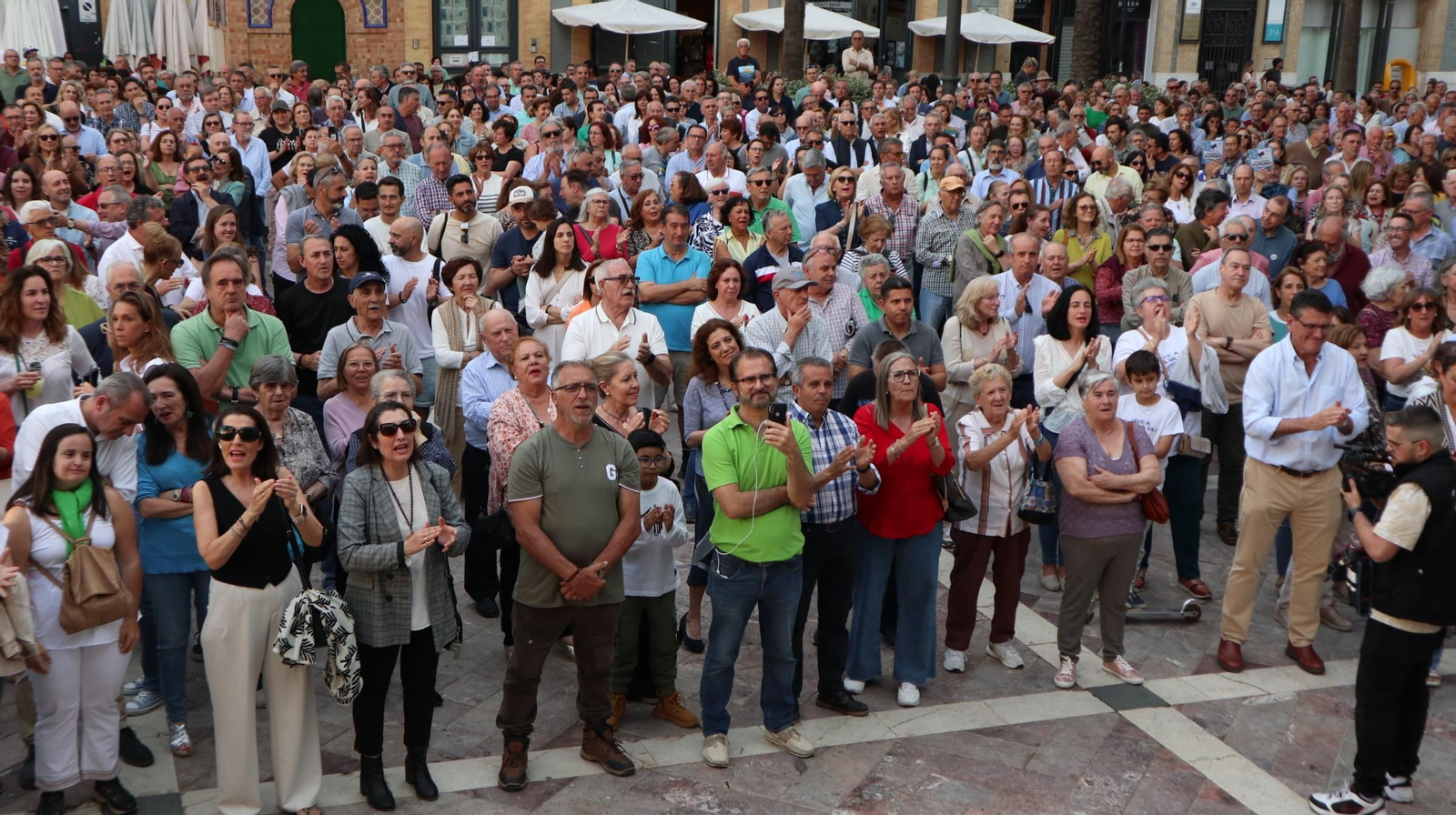 Imágenes de la concentración por las infraestructuras para Huelva