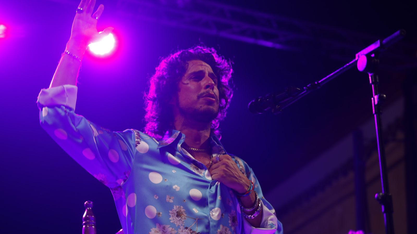 Kiki Morente en la plaza del Potro.