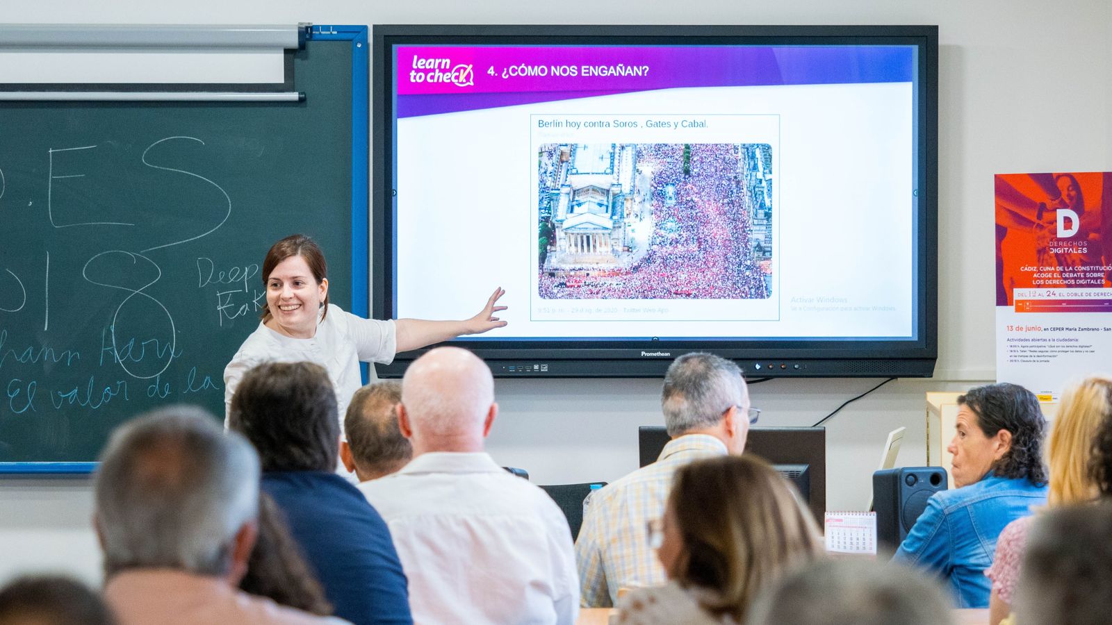 Taller impartido en la escuela de adultos de San Fernando en el contexto de la Jornada de Reflexión de Derechos Digitales.